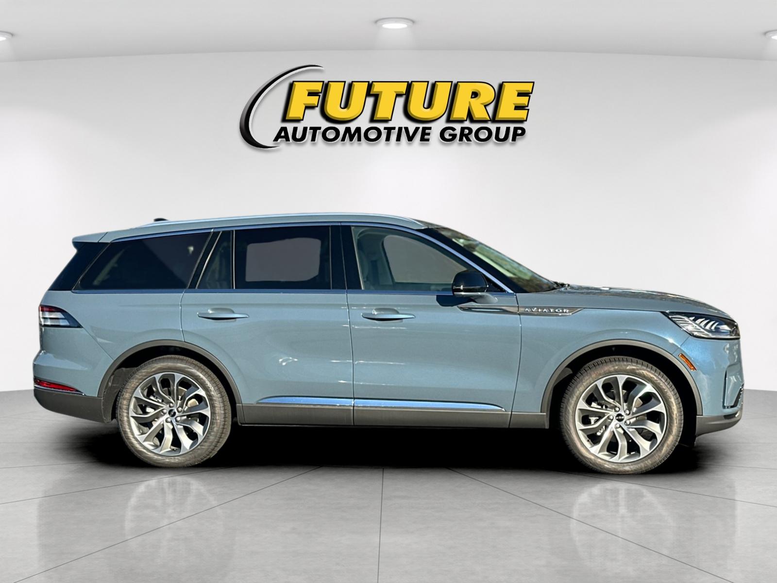 New 2026 Whisper Blue Metallic Clearcoat Lincoln Reserve® image 2