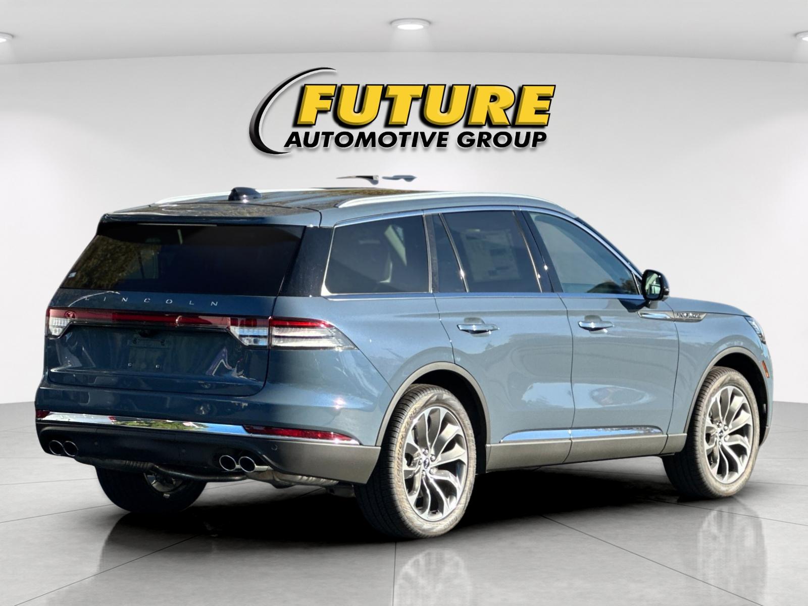 New 2026 Whisper Blue Metallic Clearcoat Lincoln Reserve® image 3