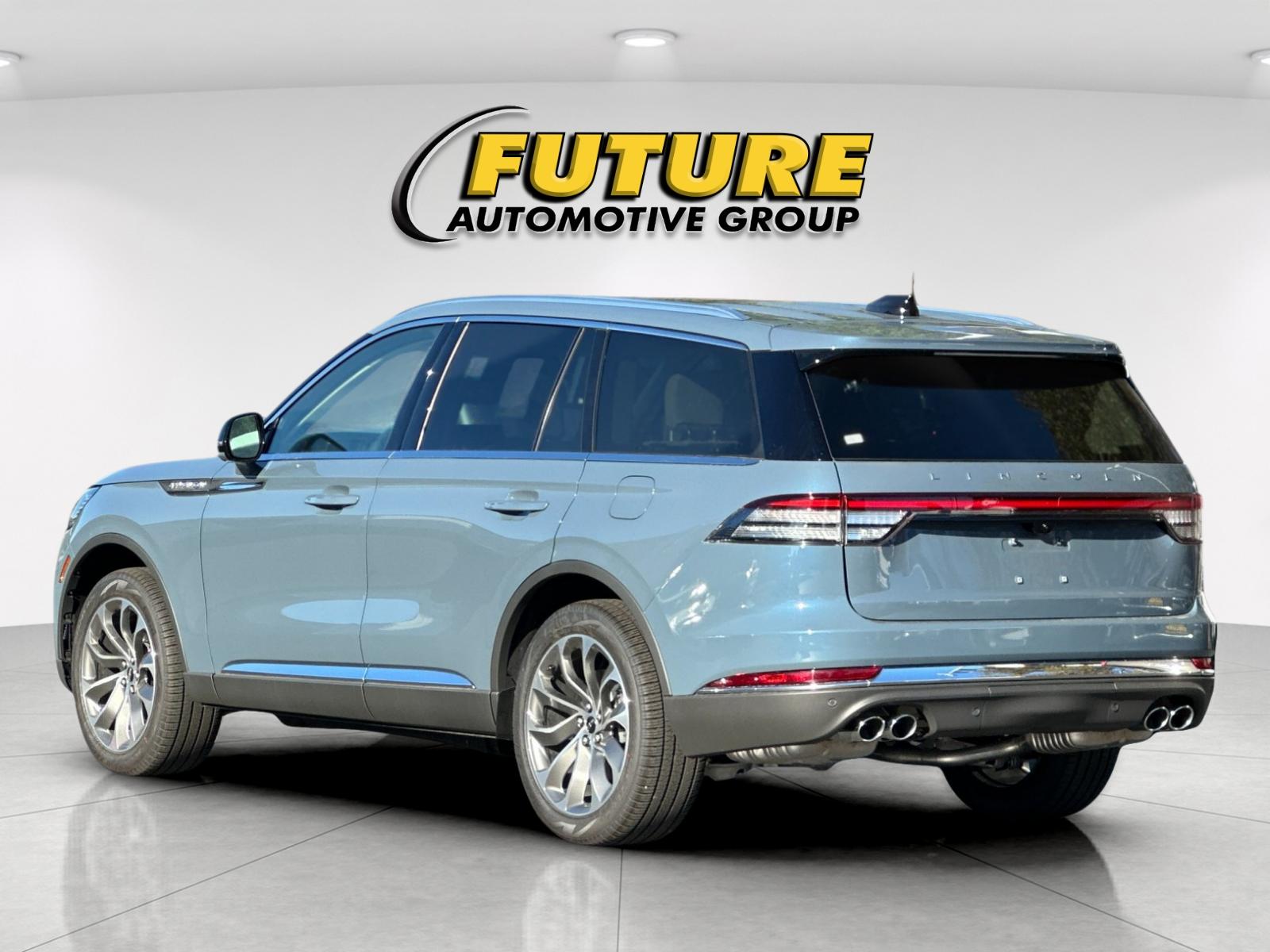 New 2026 Whisper Blue Metallic Clearcoat Lincoln Reserve® image 5