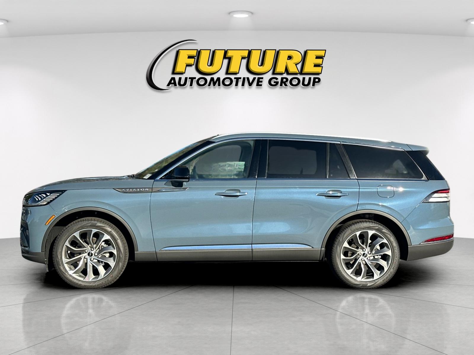 New 2026 Whisper Blue Metallic Clearcoat Lincoln Reserve® image 6