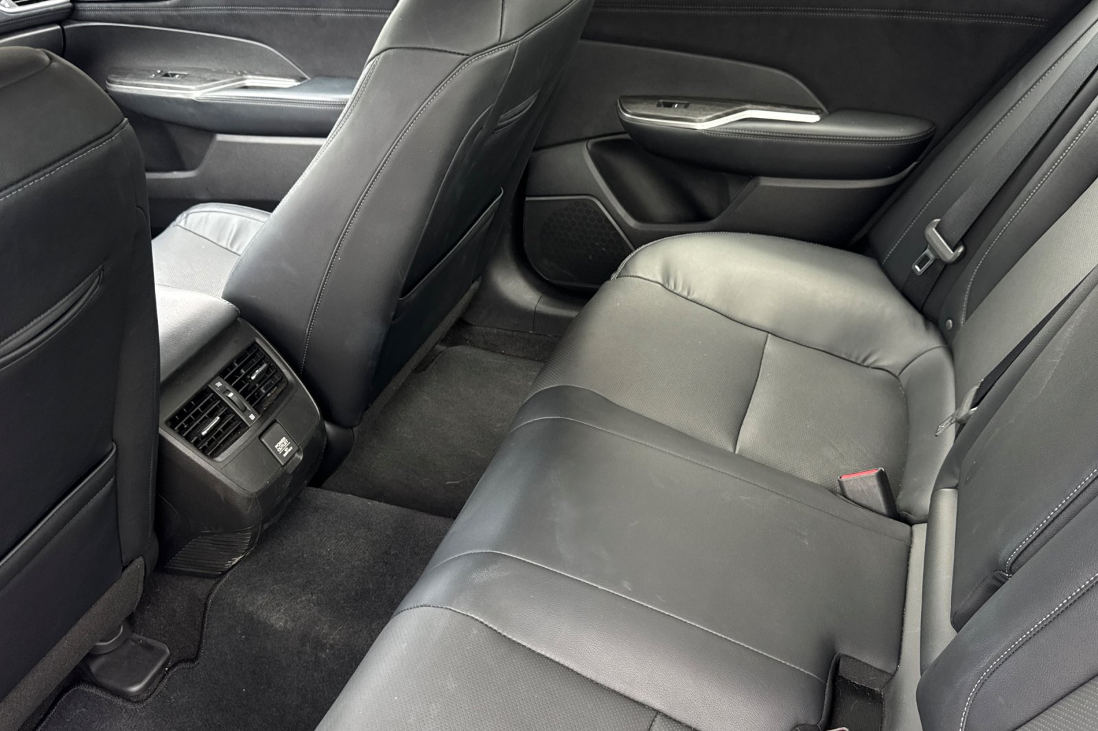 Certified Used 2018 Solar Silver Metallic Honda Touring image 8