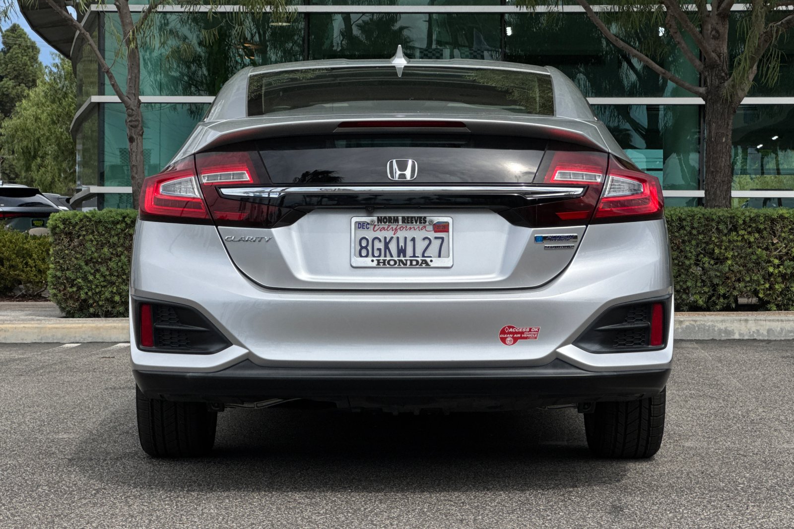 Certified Used 2018 Solar Silver Metallic Honda Touring image 6