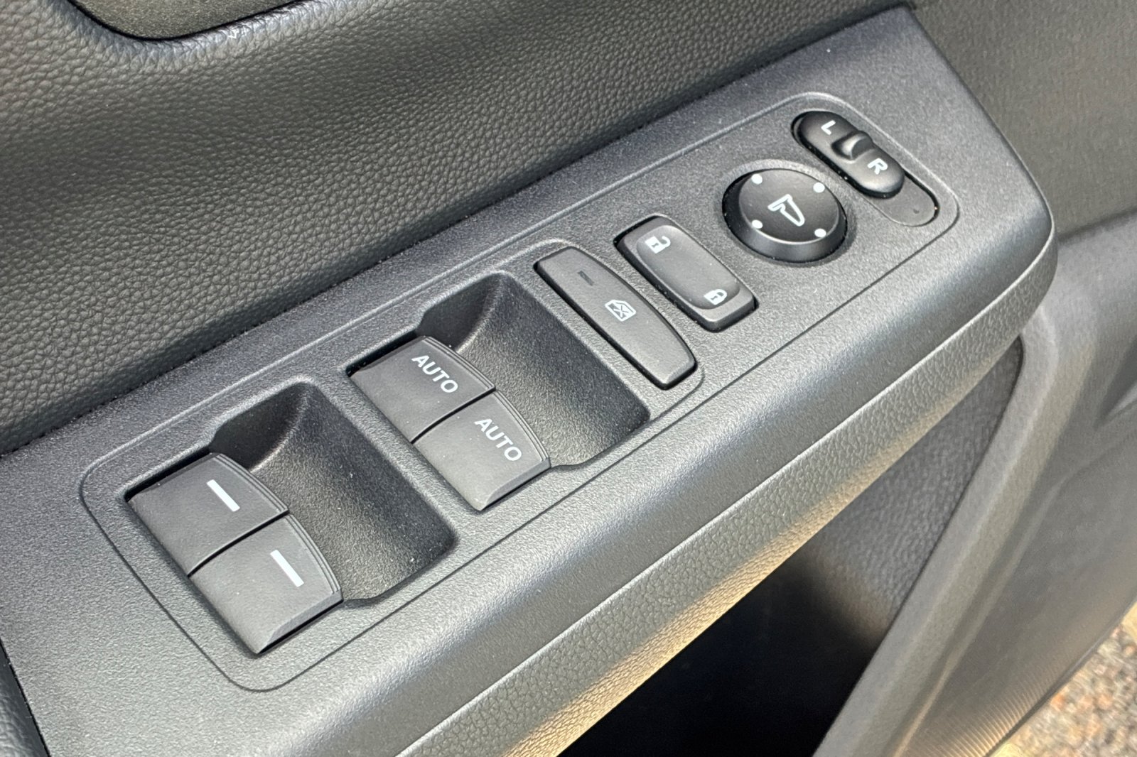 Used 2026 Urban Gray Pearl Honda Sport image 13