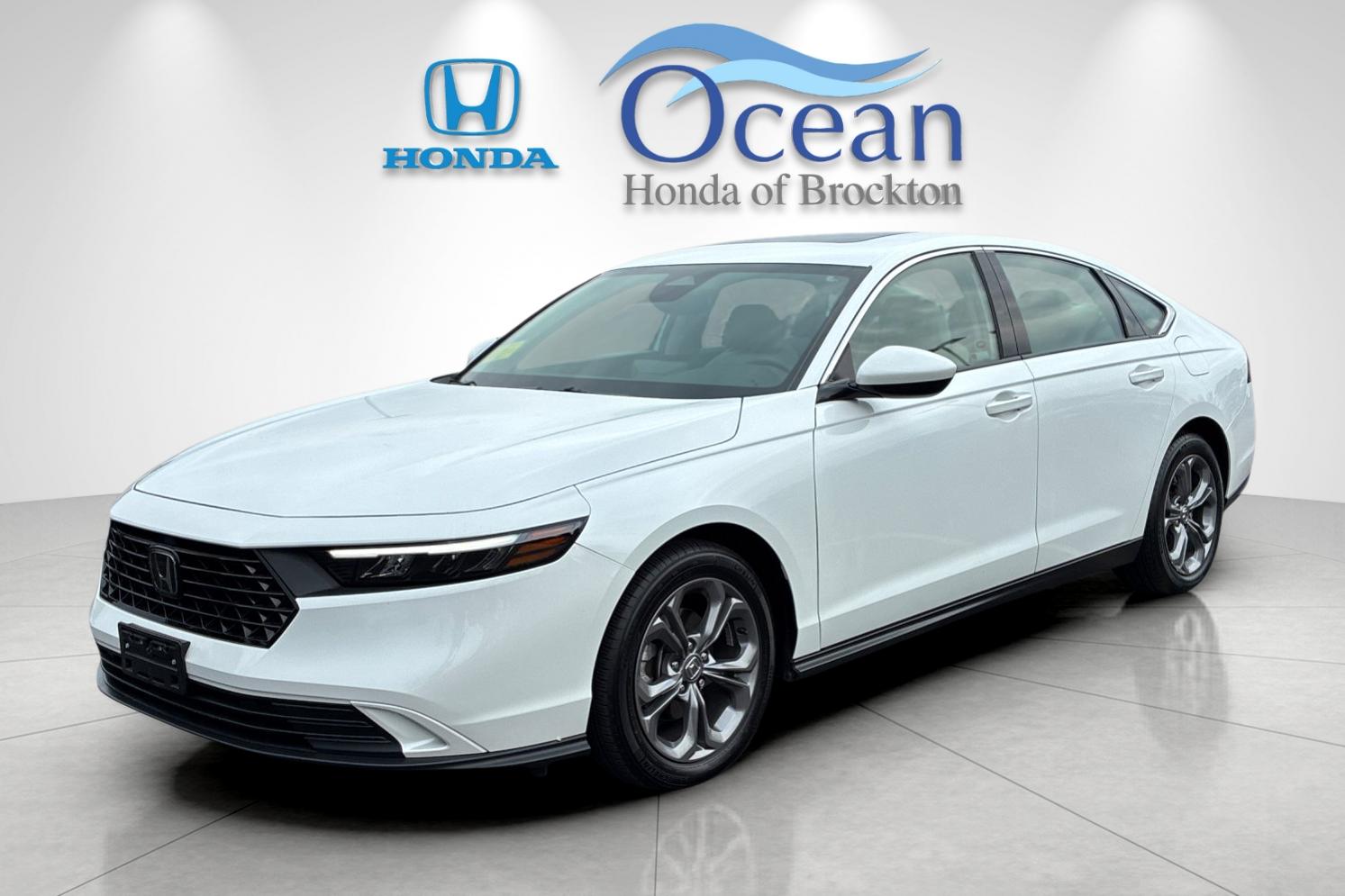 Used 2024 Platinum White Pearl Honda EX image 7