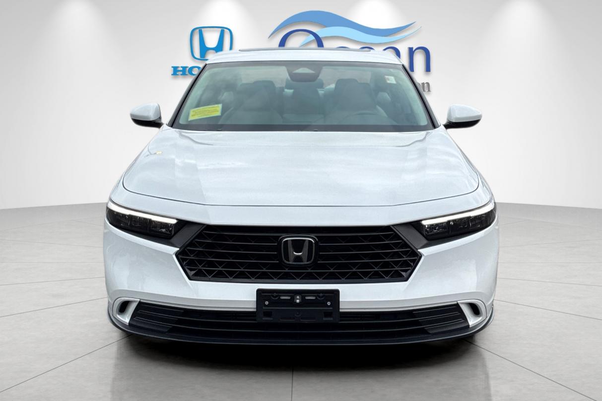 Used 2024 Platinum White Pearl Honda EX image 8