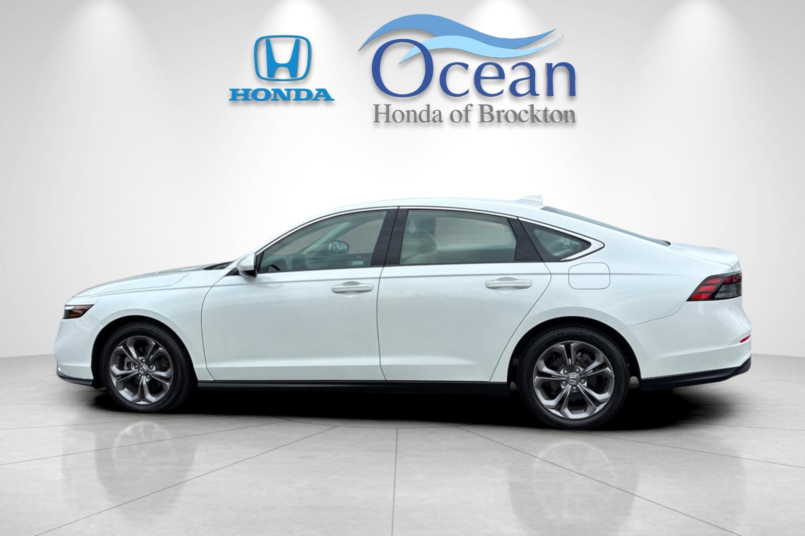 Used 2024 Platinum White Pearl Honda EX image 6
