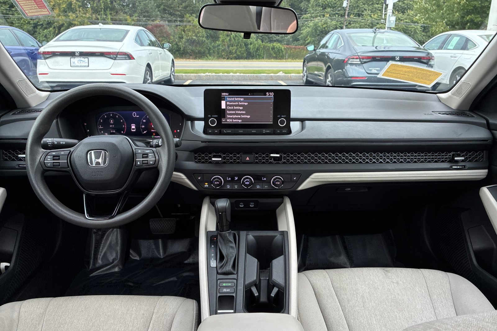 Used 2024 Platinum White Pearl Honda EX image 16