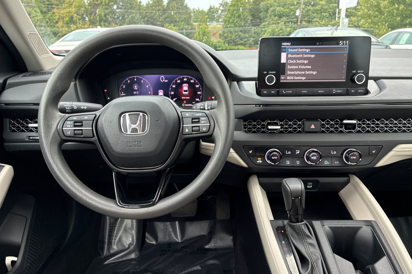 Used 2024 Platinum White Pearl Honda EX image 17