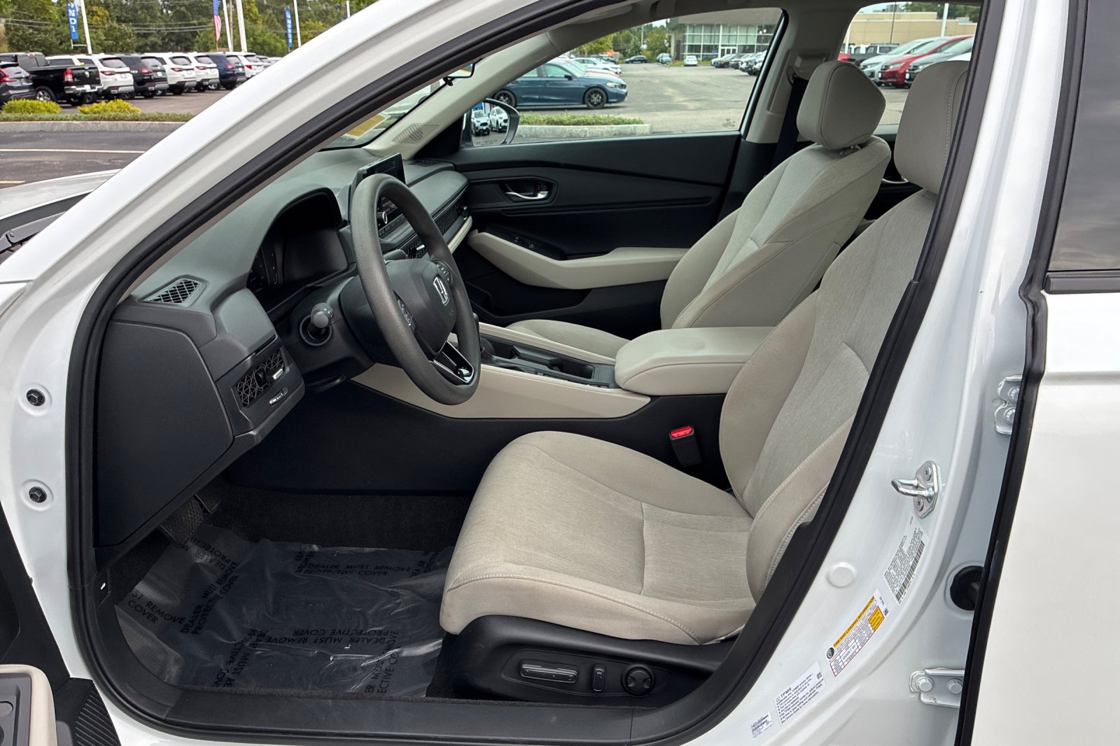 Used 2024 Platinum White Pearl Honda EX image 11