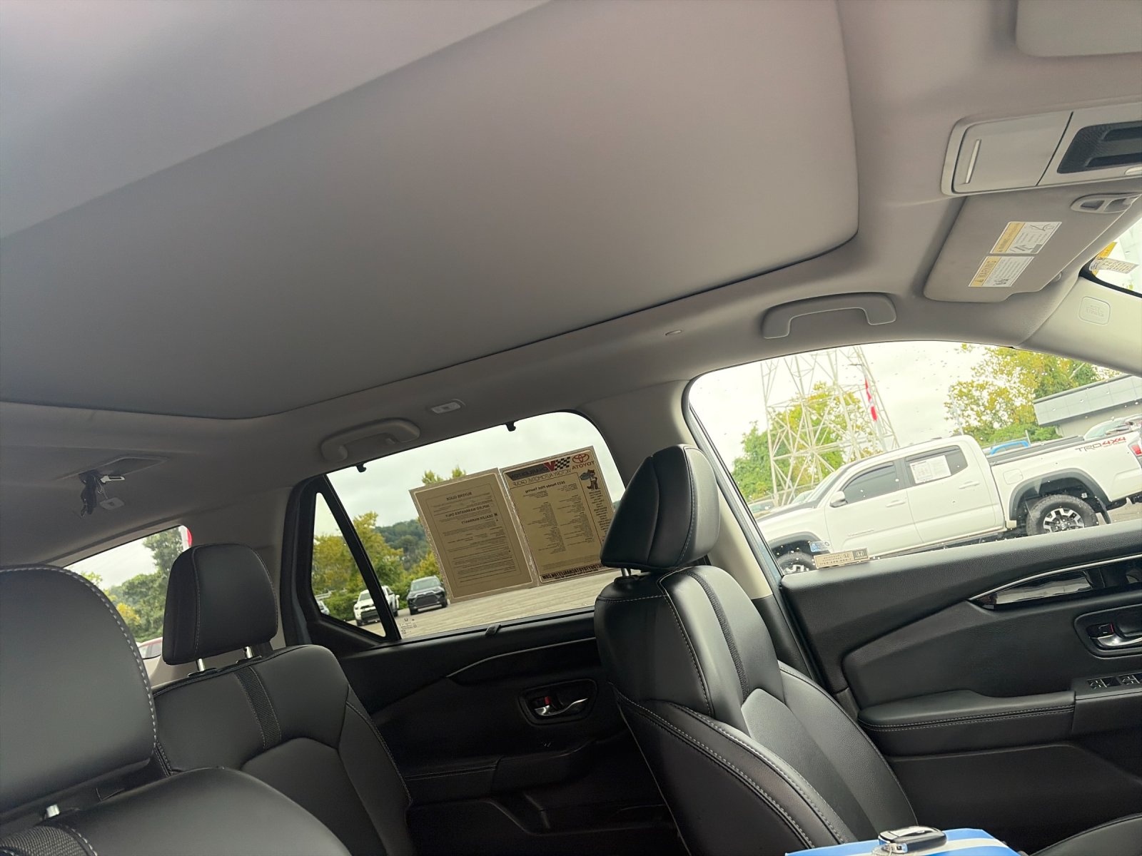 Used 2023  Honda Touring image 19