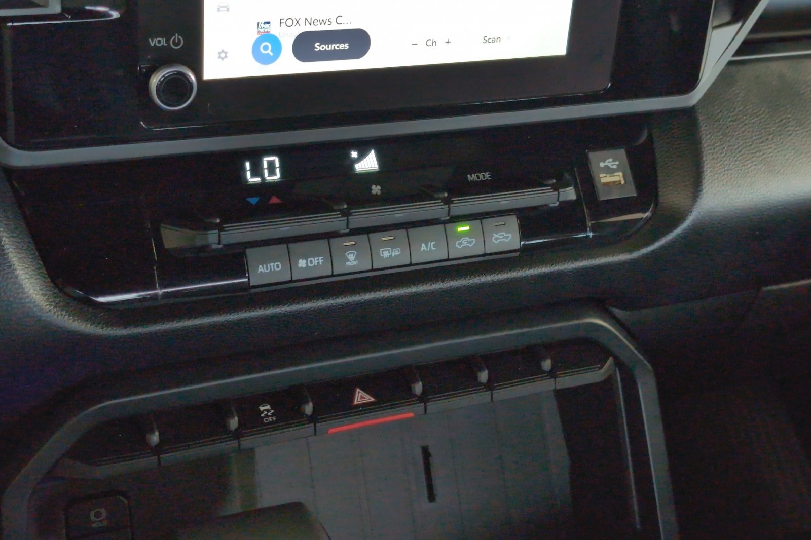 Used 2025 Silver Toyota SR5 image 21