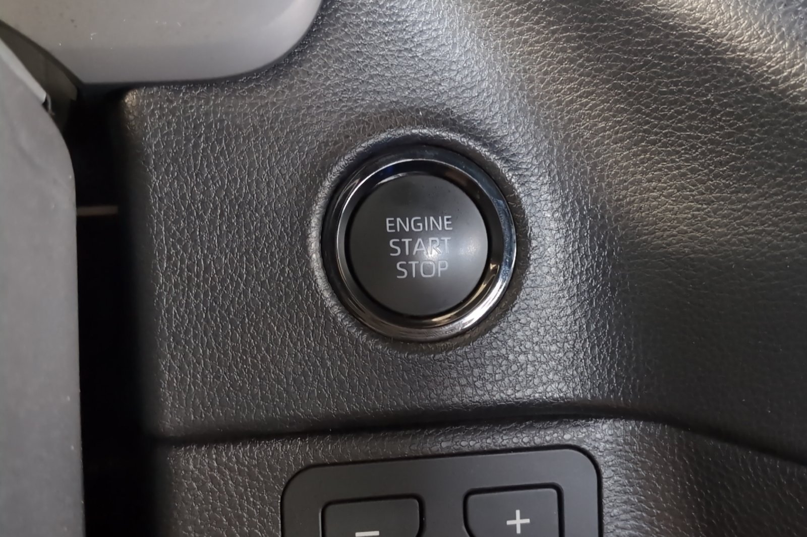 Used 2025 Silver Toyota SR5 image 23