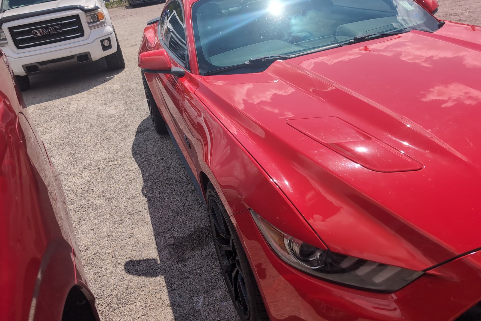 Used 2016 Red Ford GT Premium image 3