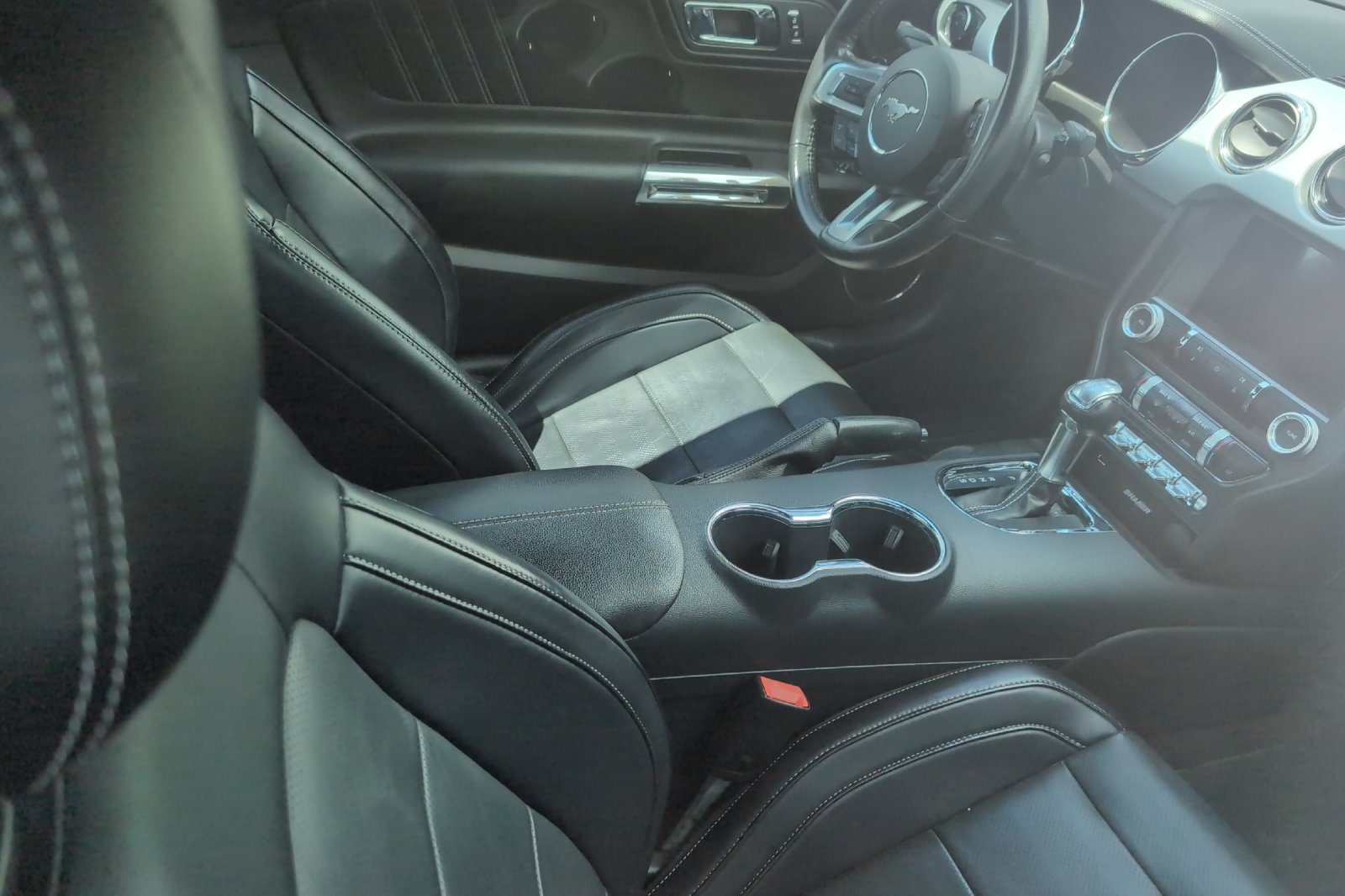 Used 2016 Red Ford GT Premium image 6