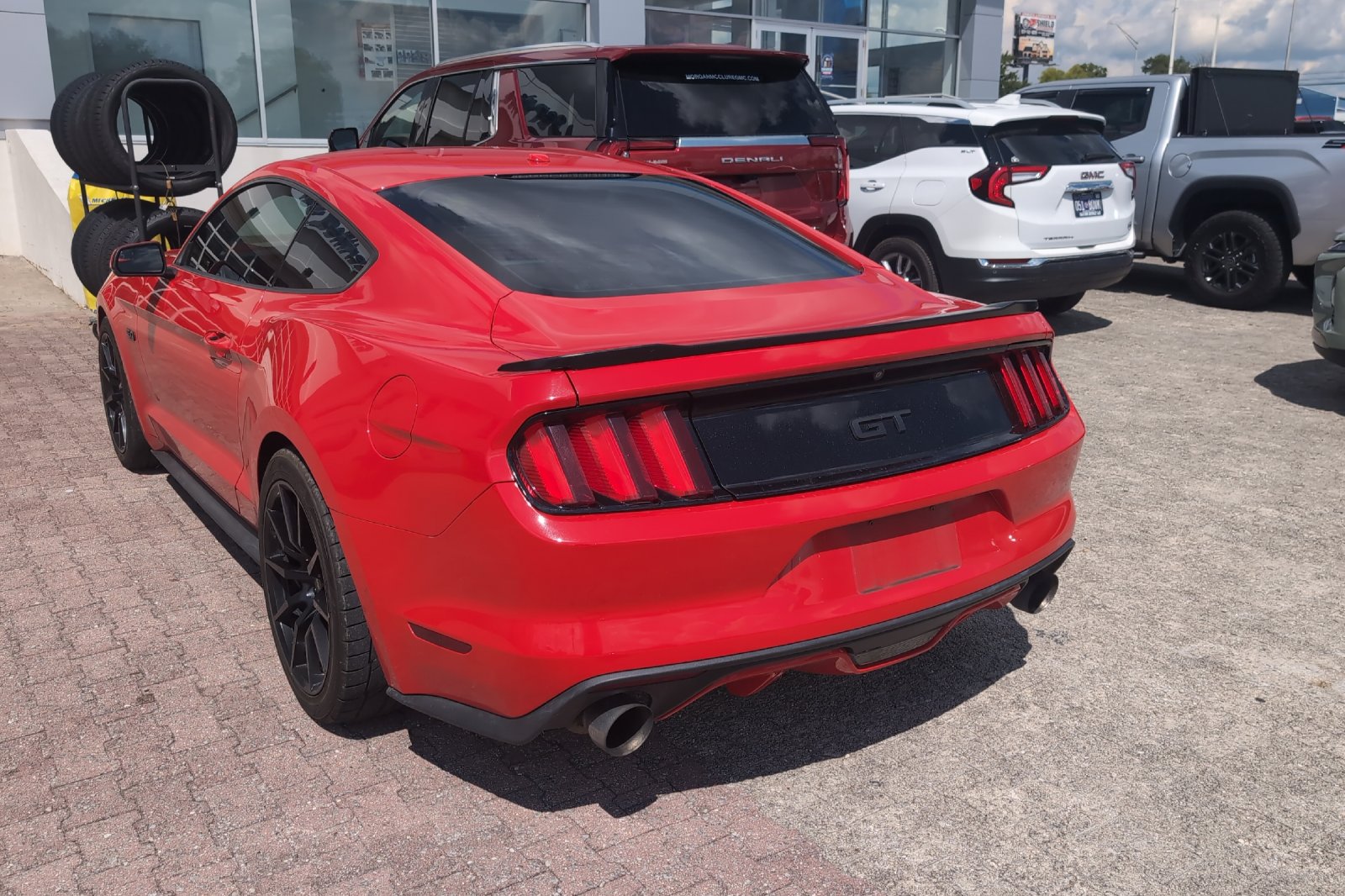 Used 2016 Red Ford GT Premium image 9
