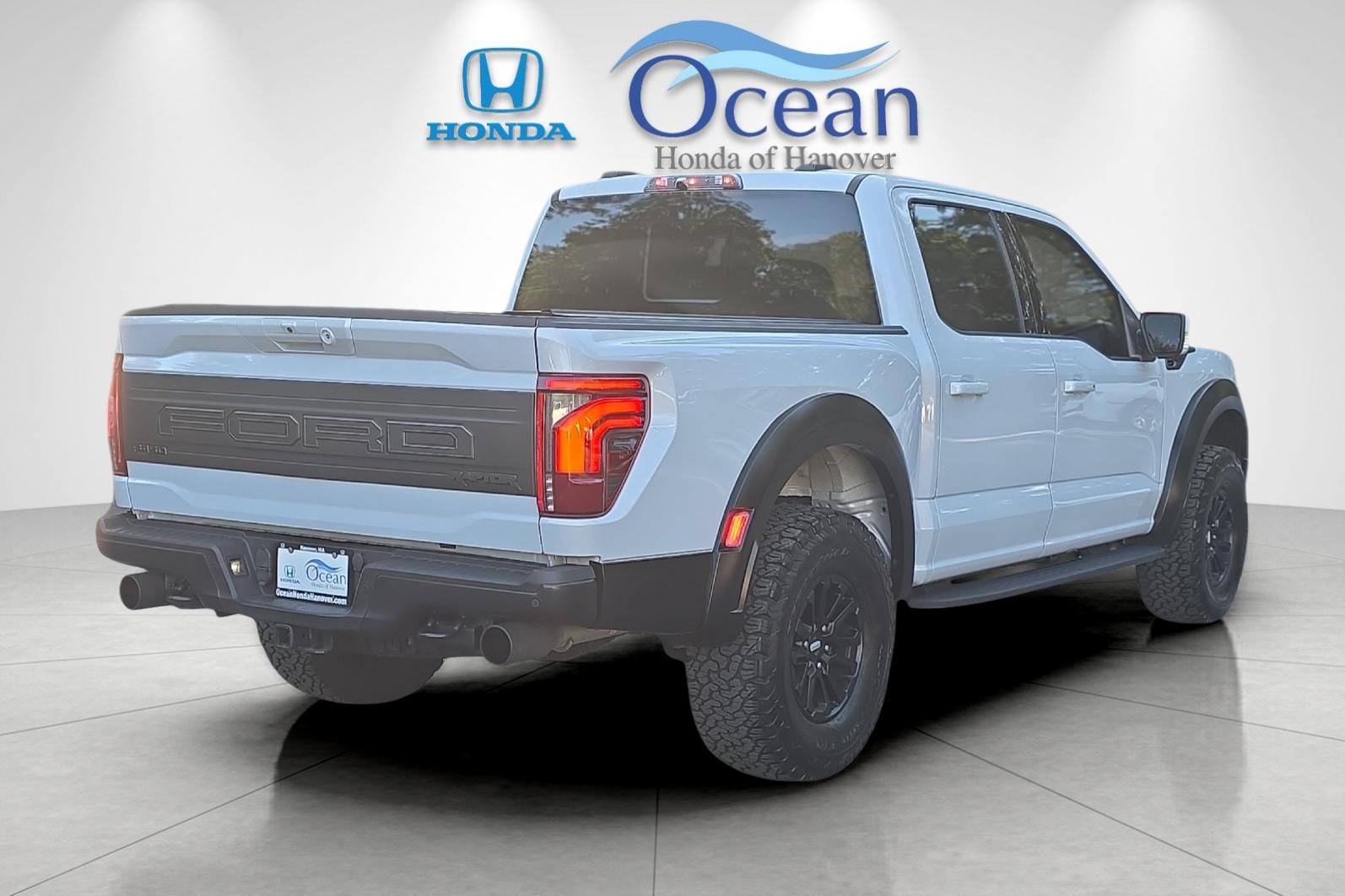 Used 2025 Space White Metallic Ford Raptor image 3