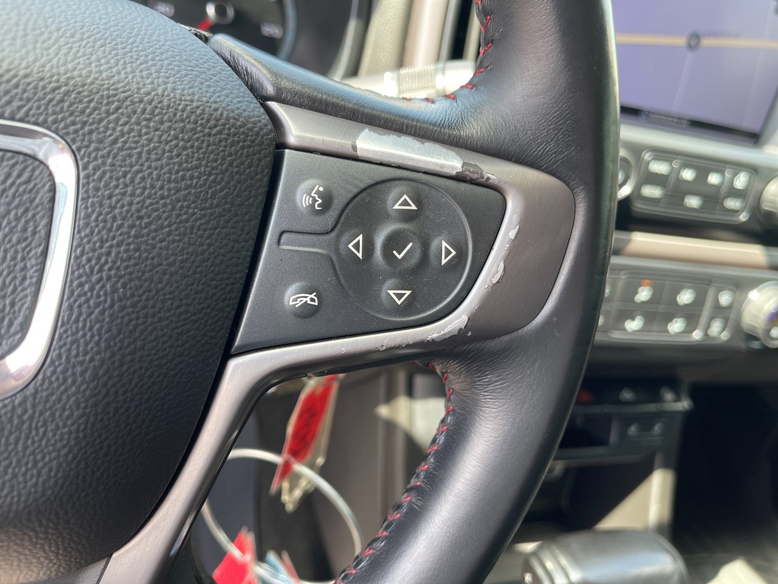 Used 2017 Silver GMC SLE1 image 27
