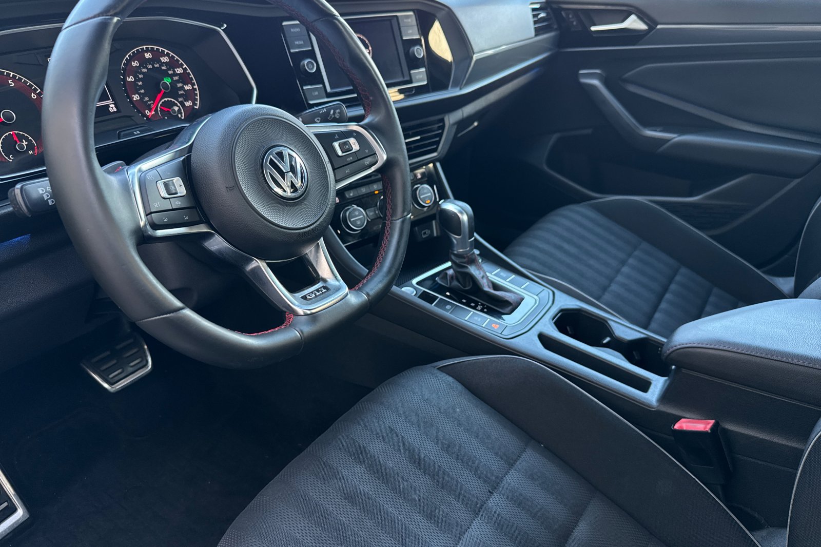 Used 2019 Gray Volkswagen 2.0T S image 10