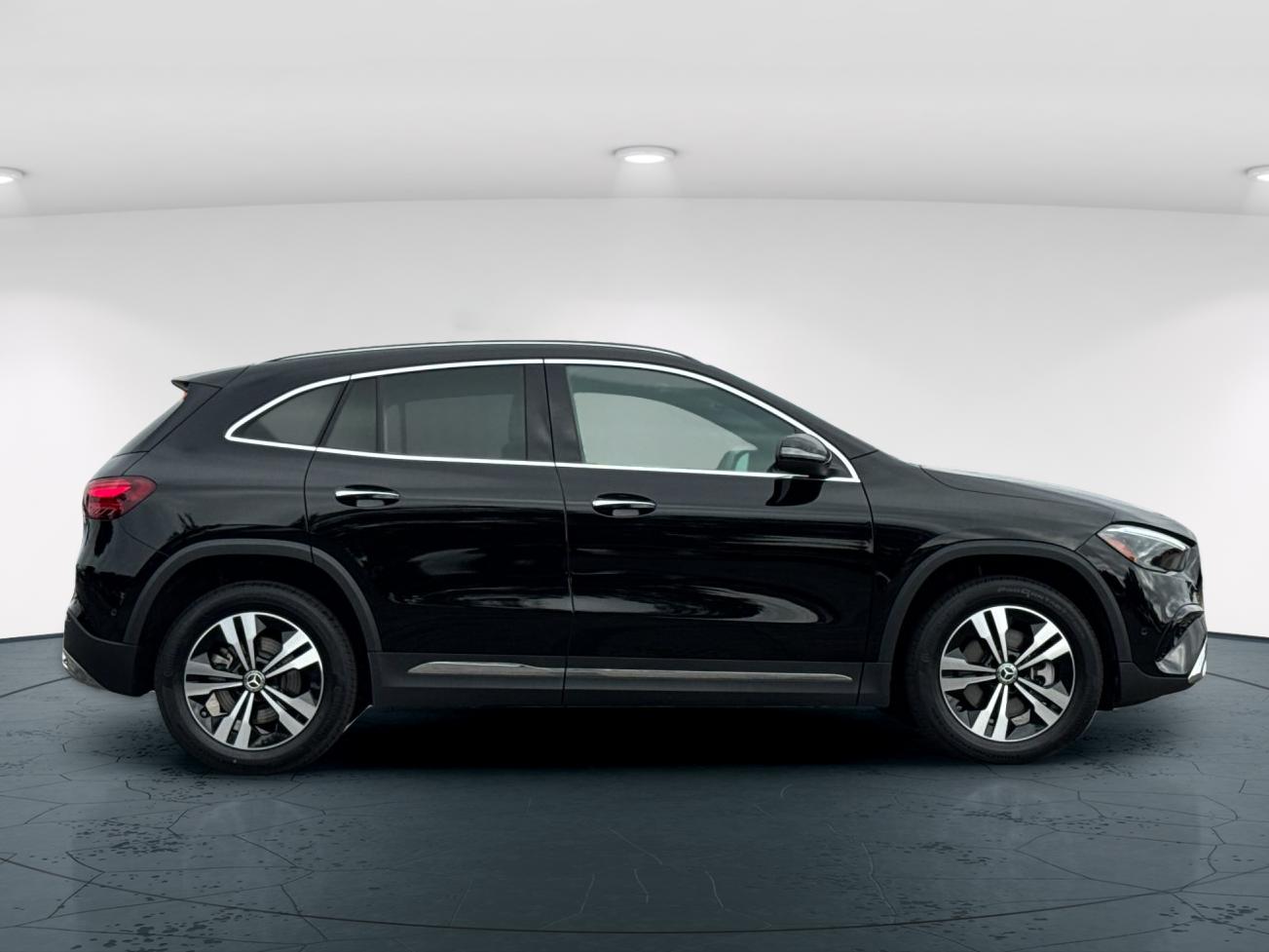 Used 2026 Night Black Mercedes-Benz GLA 250 4D Sport Utility image 7