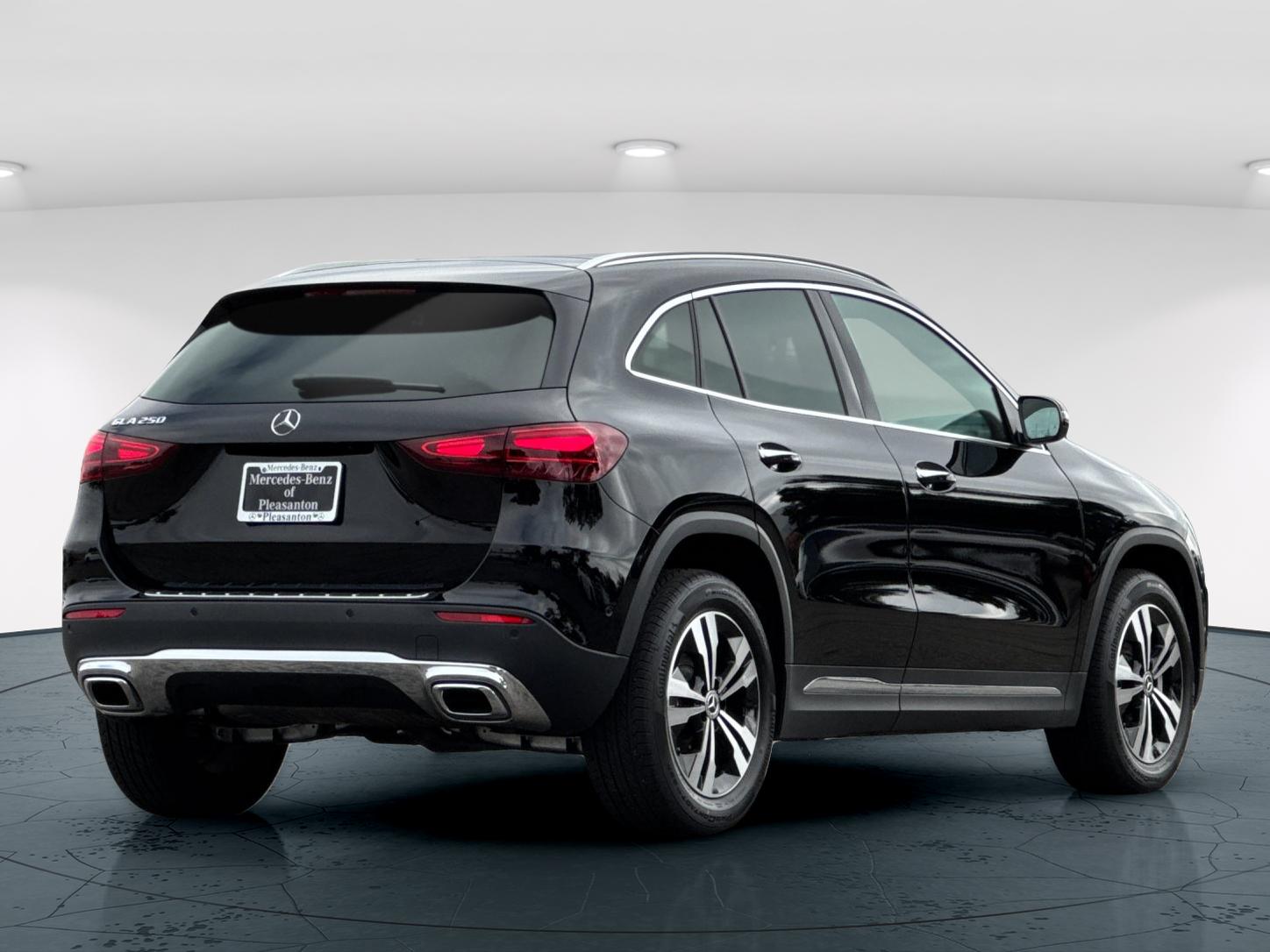 Used 2026 Night Black Mercedes-Benz GLA 250 4D Sport Utility image 6
