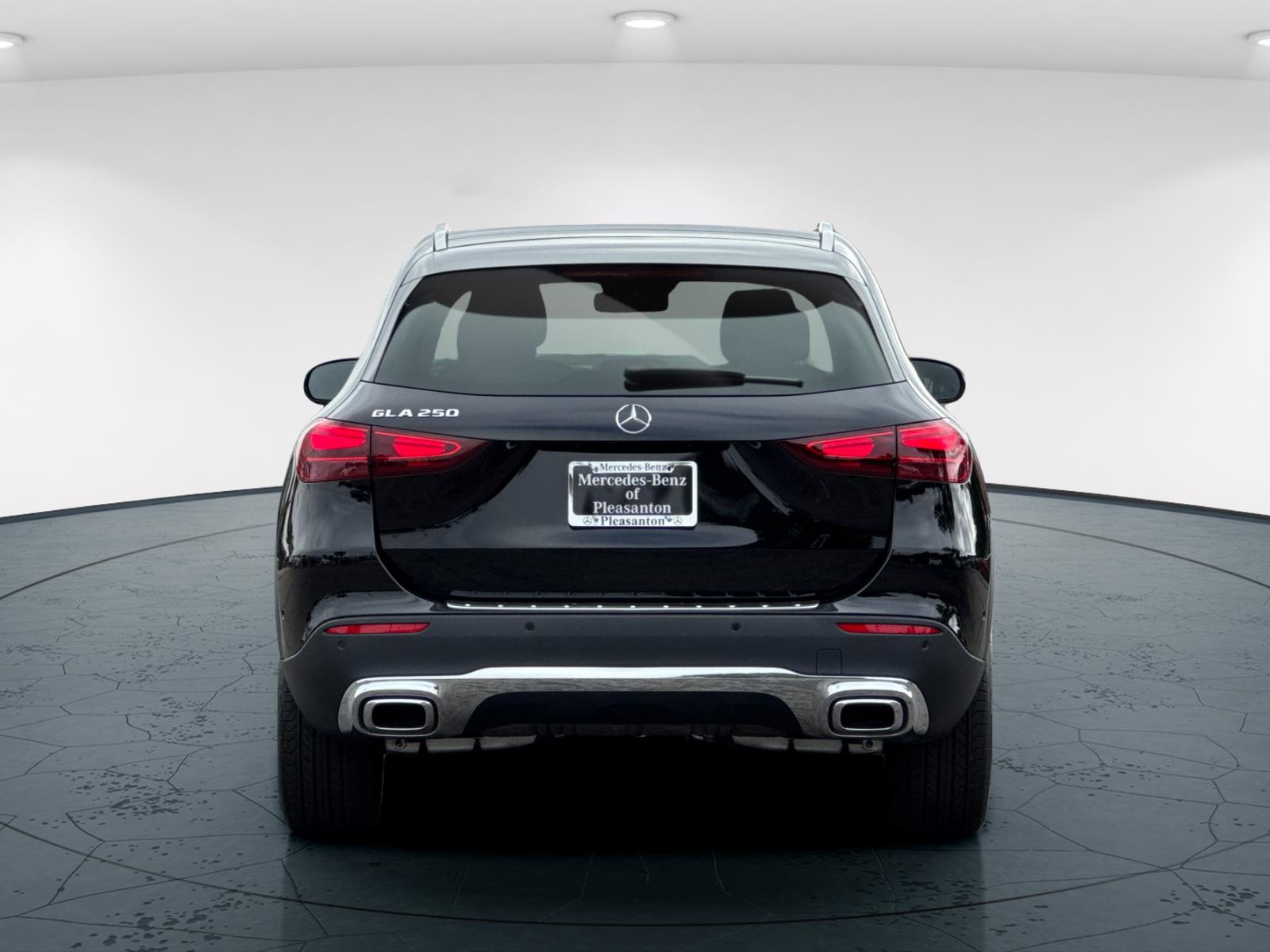 Used 2026 Night Black Mercedes-Benz GLA 250 4D Sport Utility image 5