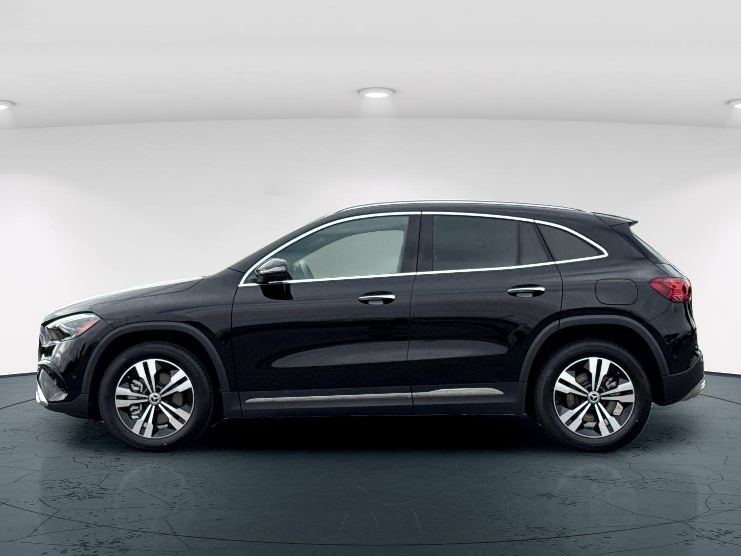 Used 2026 Night Black Mercedes-Benz GLA 250 4D Sport Utility image 3