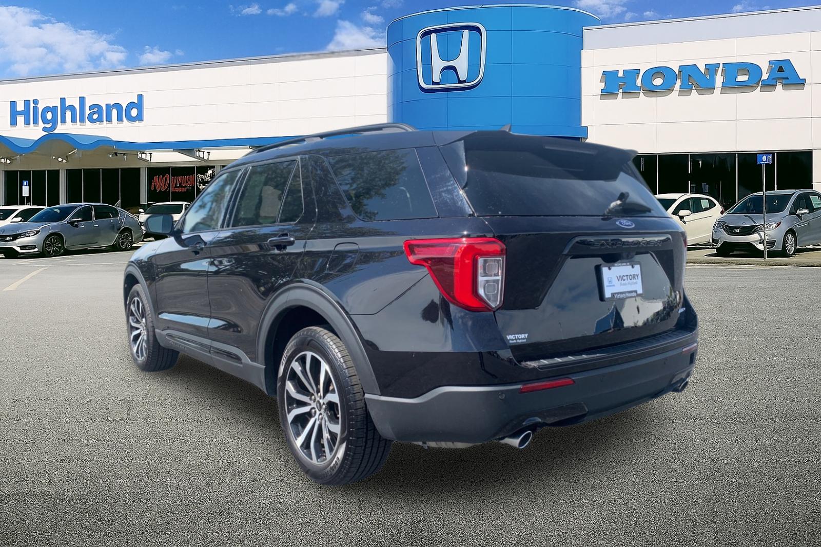 Used 2023 Black Metallic Ford ST-Line image 3