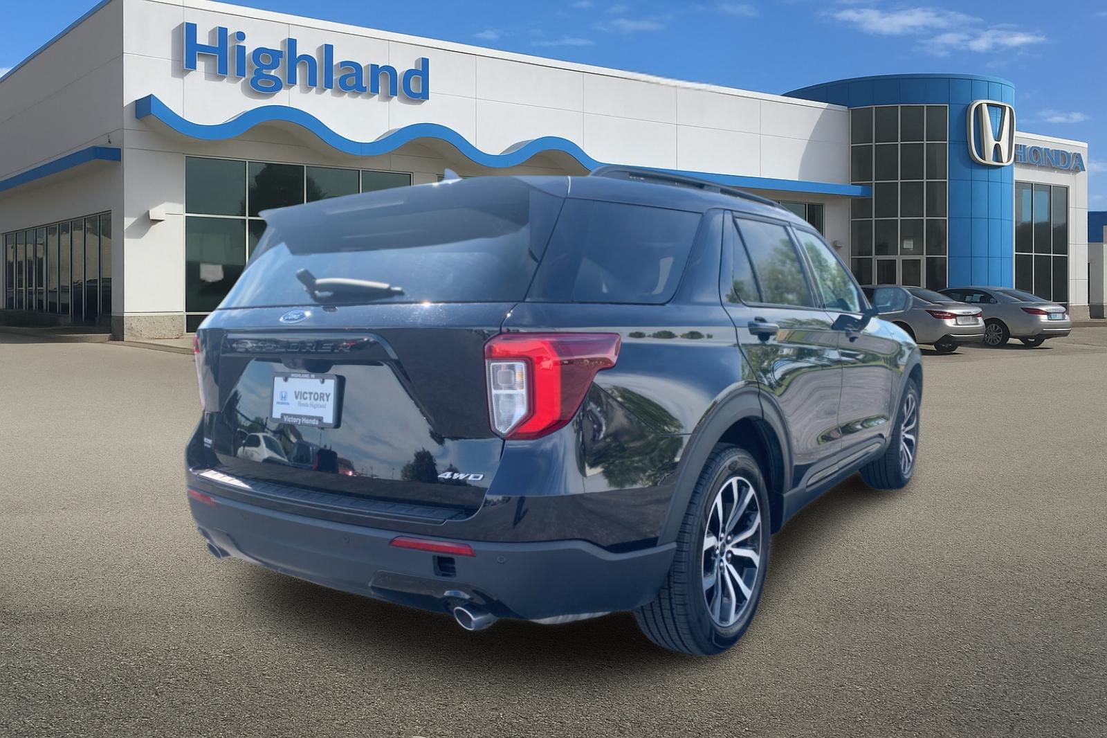 Used 2023 Black Metallic Ford ST-Line image 5
