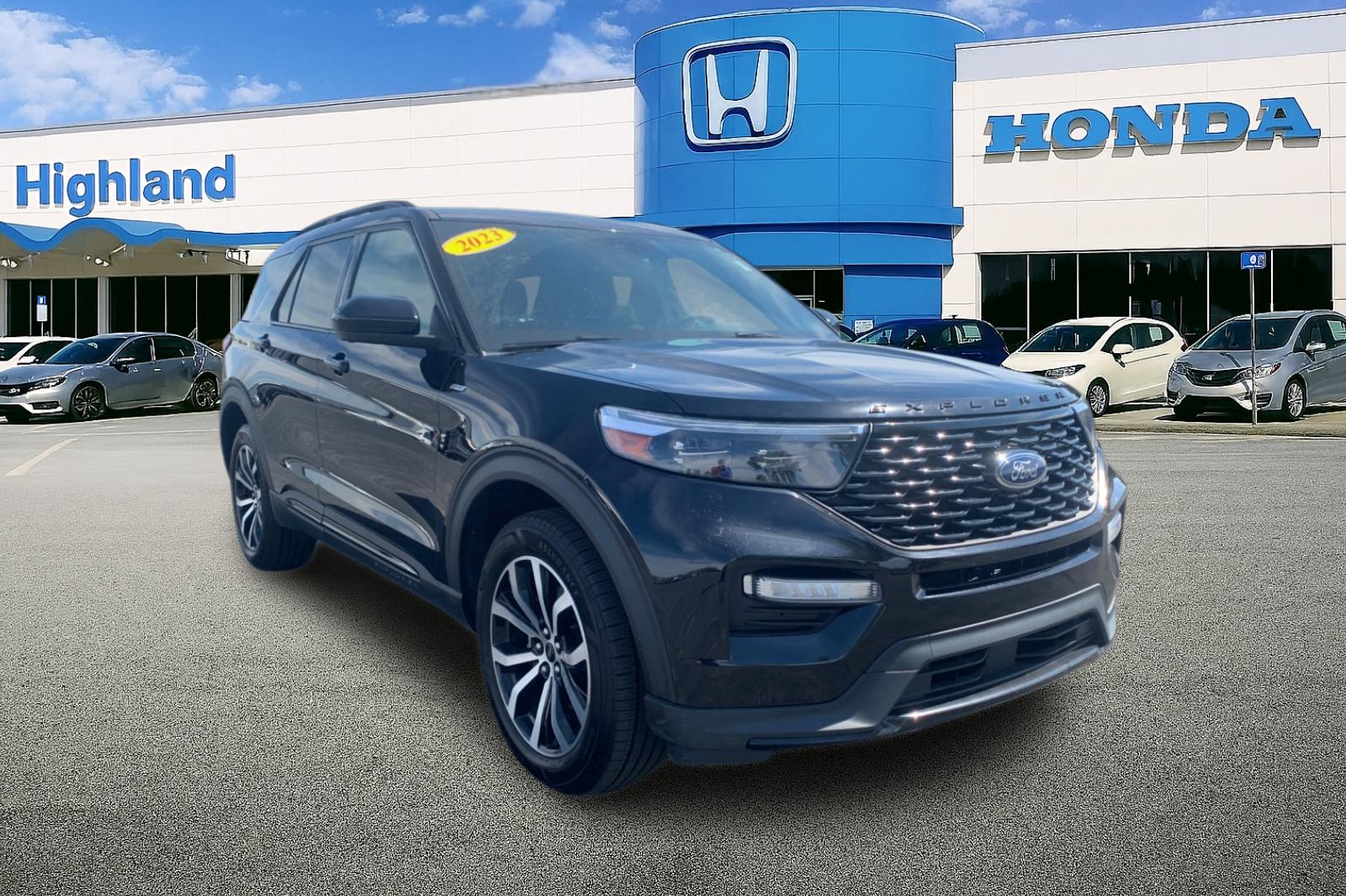Used 2023 Black Metallic Ford ST-Line image 7