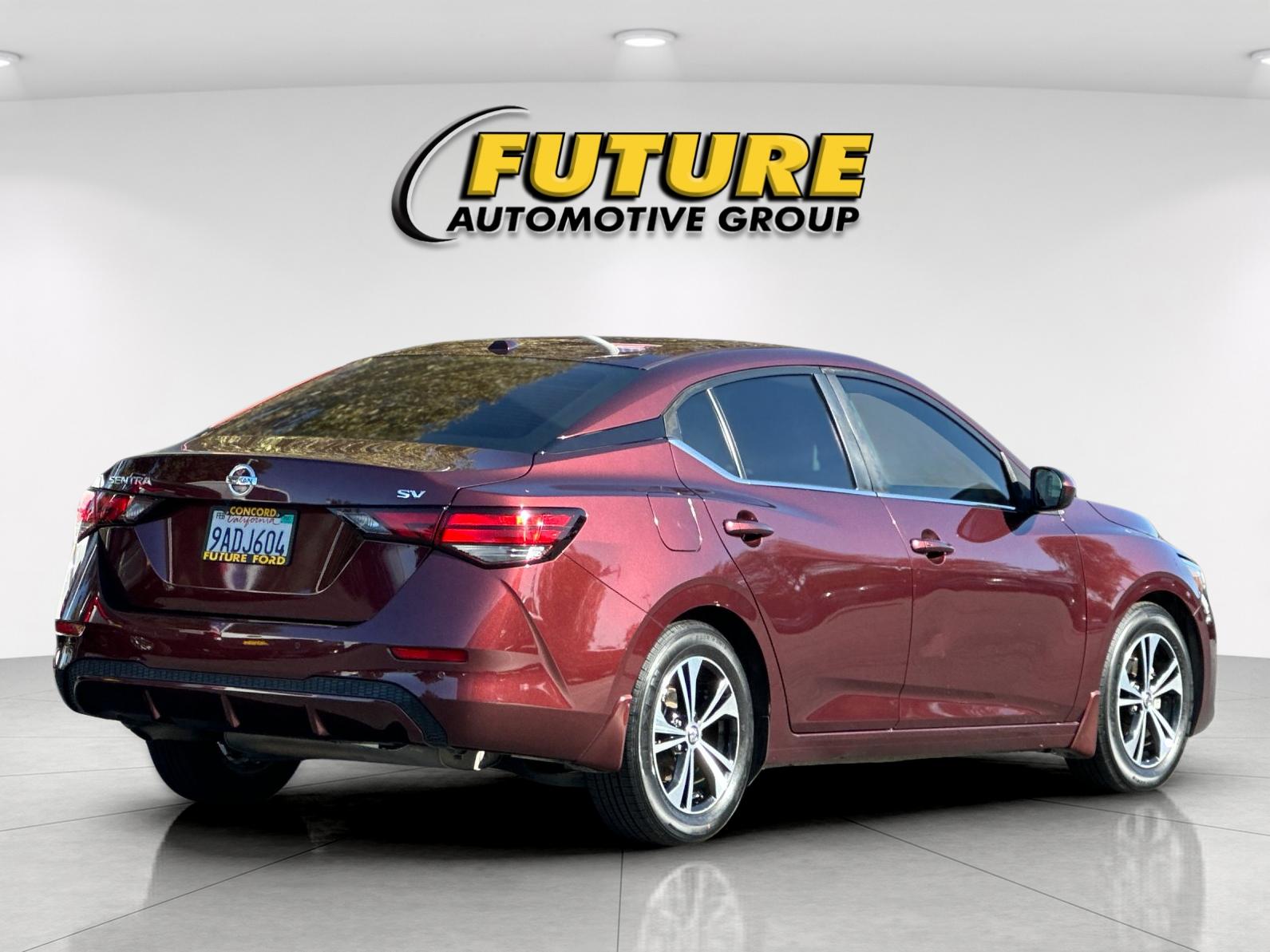 Used 2022 Rosewood Metallic Nissan SV image 3