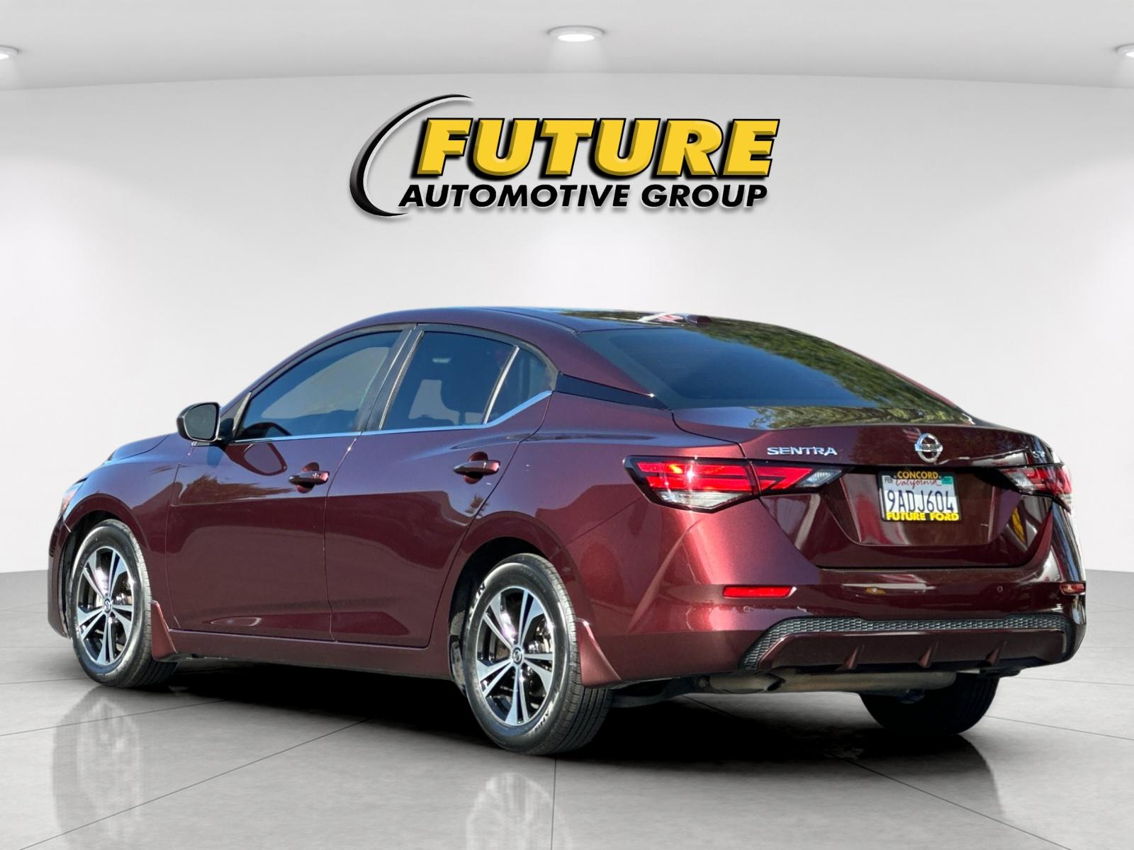 Used 2022 Rosewood Metallic Nissan SV image 5