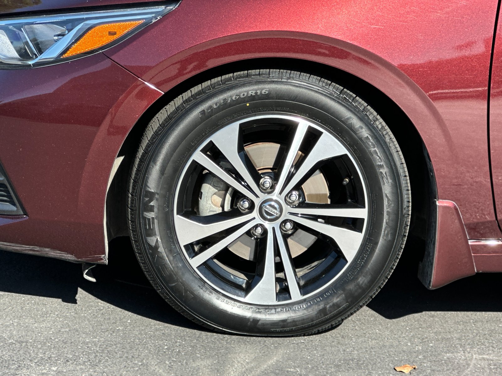Used 2022 Rosewood Metallic Nissan SV image 23