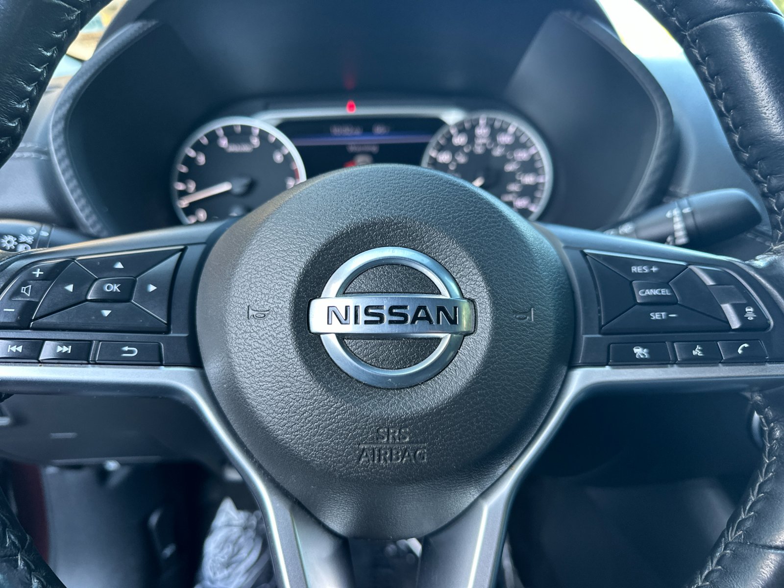 Used 2022 Rosewood Metallic Nissan SV image 21
