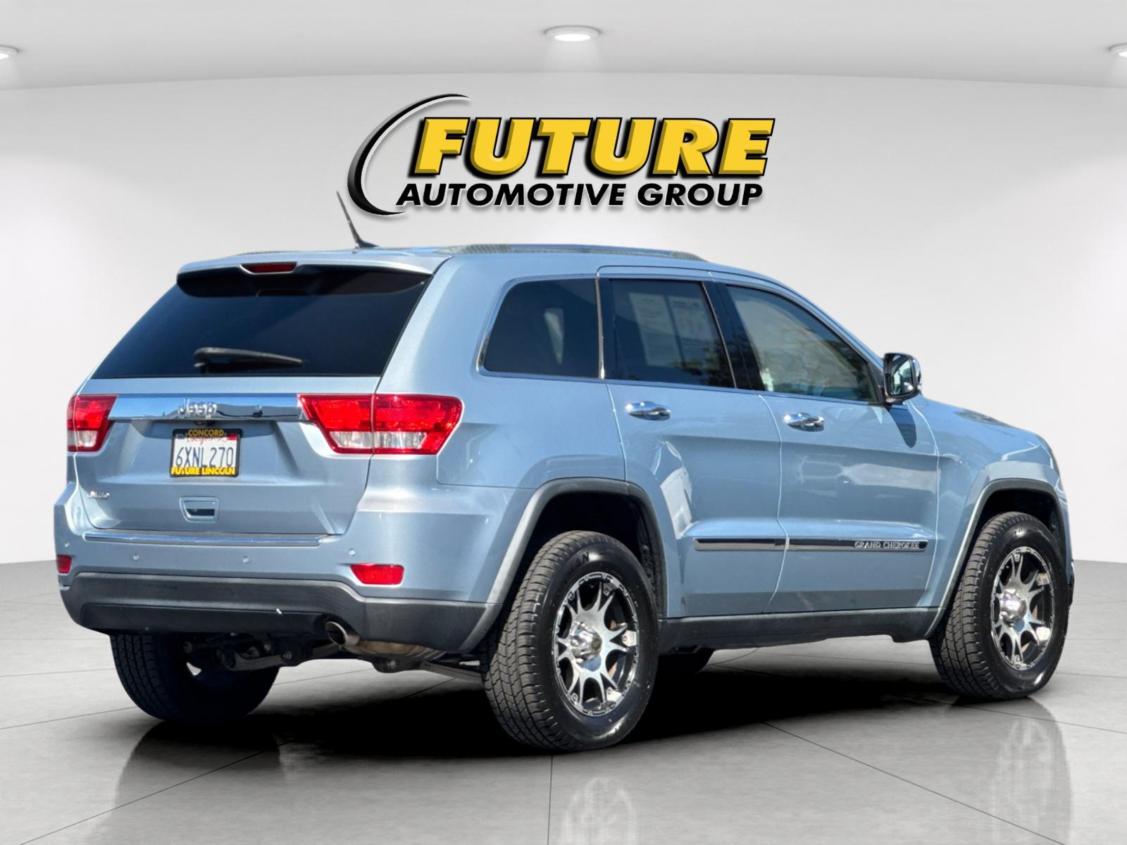 Used 2013 Beige Jeep Limited image 3