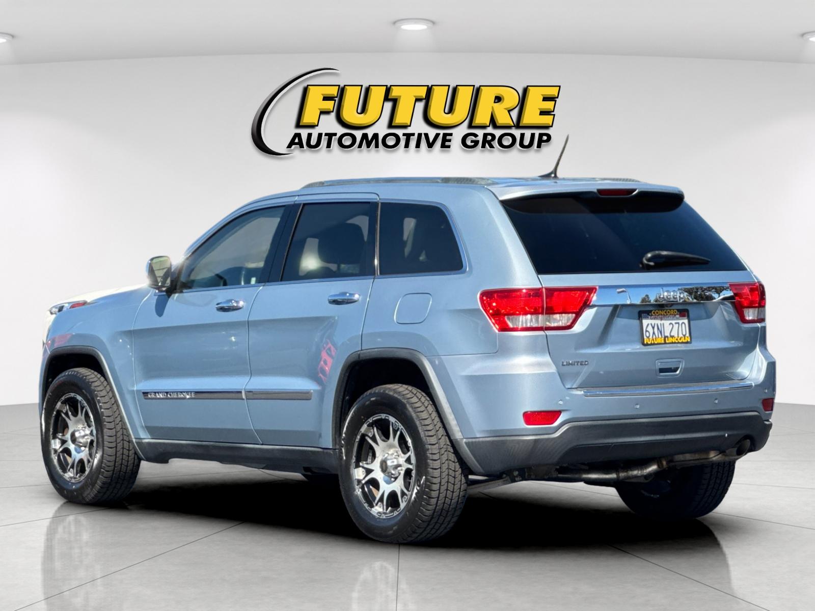 Used 2013 Beige Jeep Limited image 5