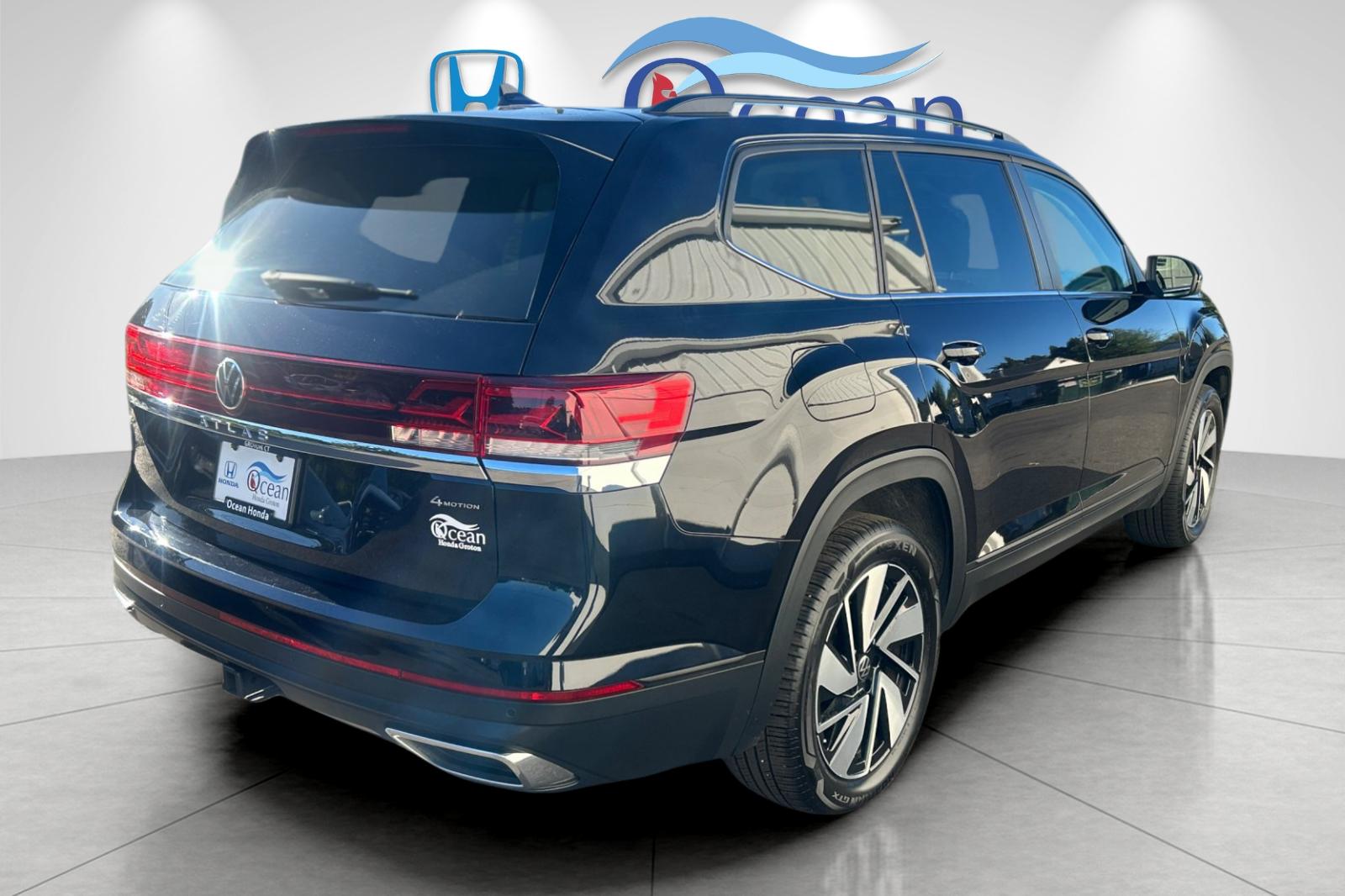 Used 2026 Deep Black Pearl Volkswagen SE w/Technology image 3