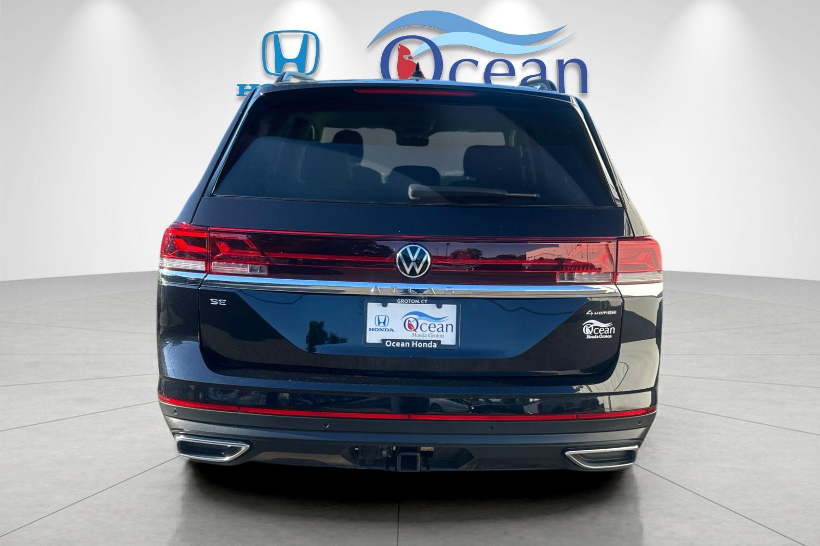Used 2026 Deep Black Pearl Volkswagen SE w/Technology image 4