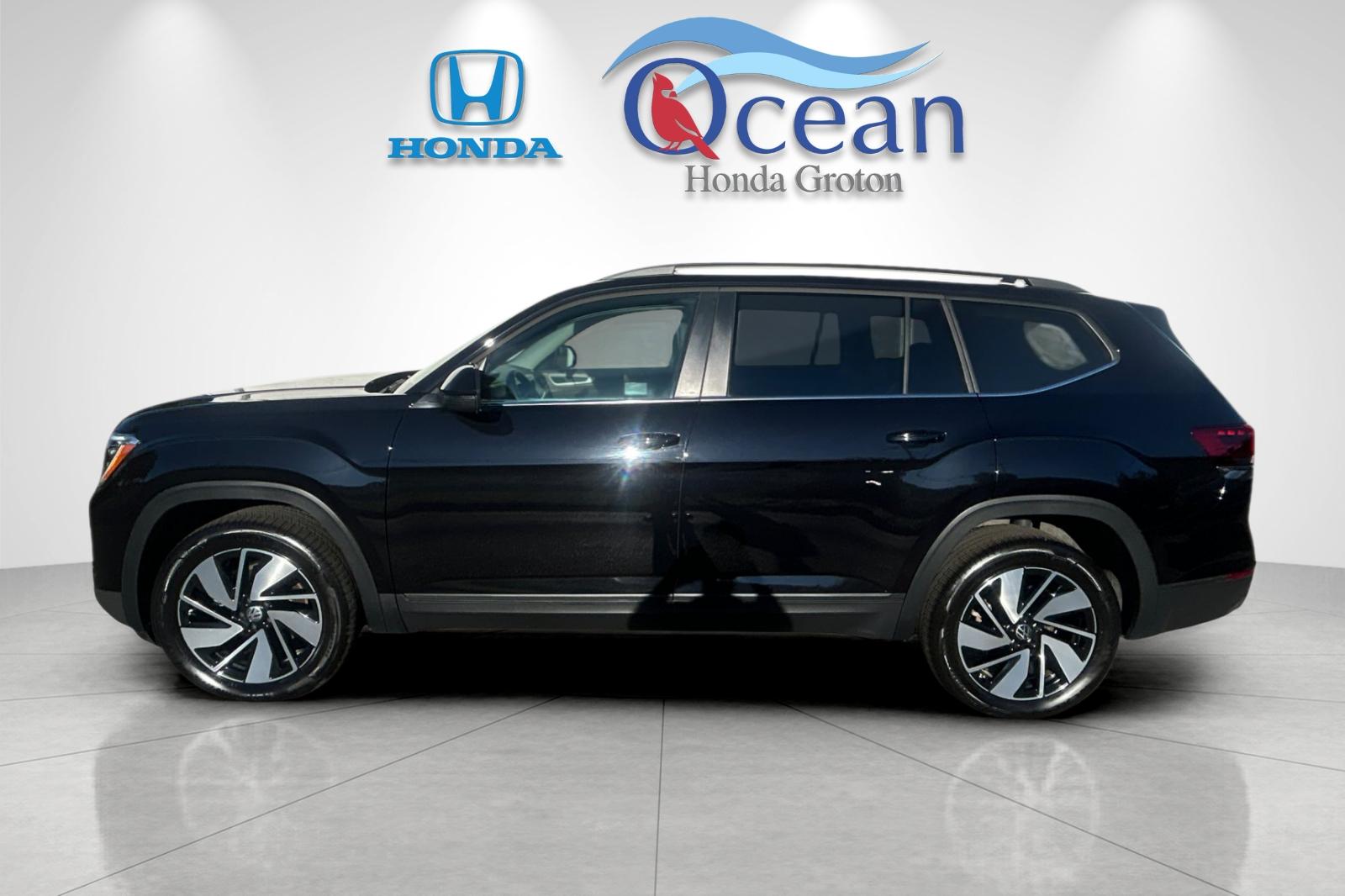 Used 2026 Deep Black Pearl Volkswagen SE w/Technology image 6
