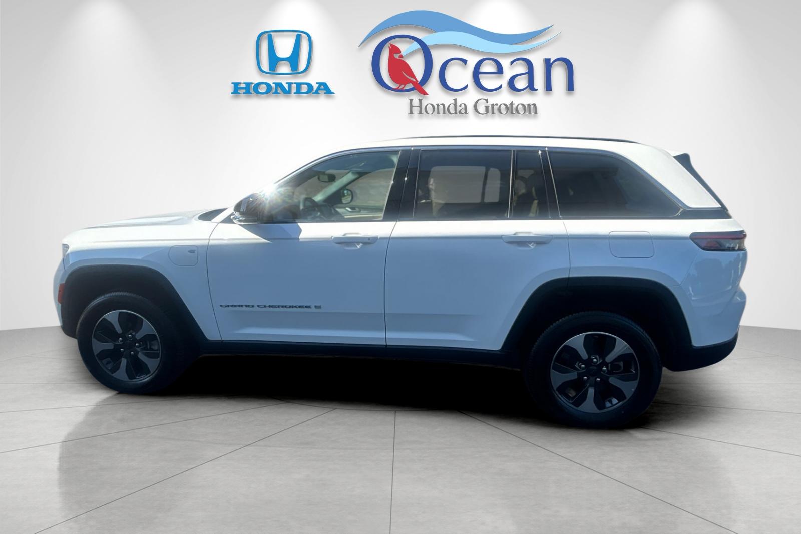 Used 2024 Bright White Clearcoat Jeep 4xe image 6