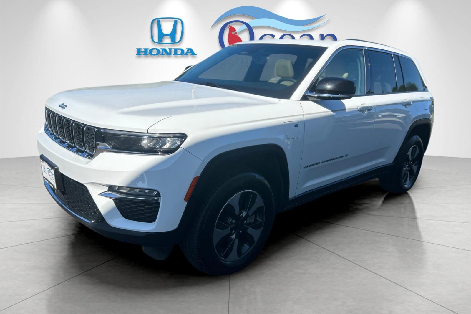 Used 2024 Bright White Clearcoat Jeep 4xe image 7