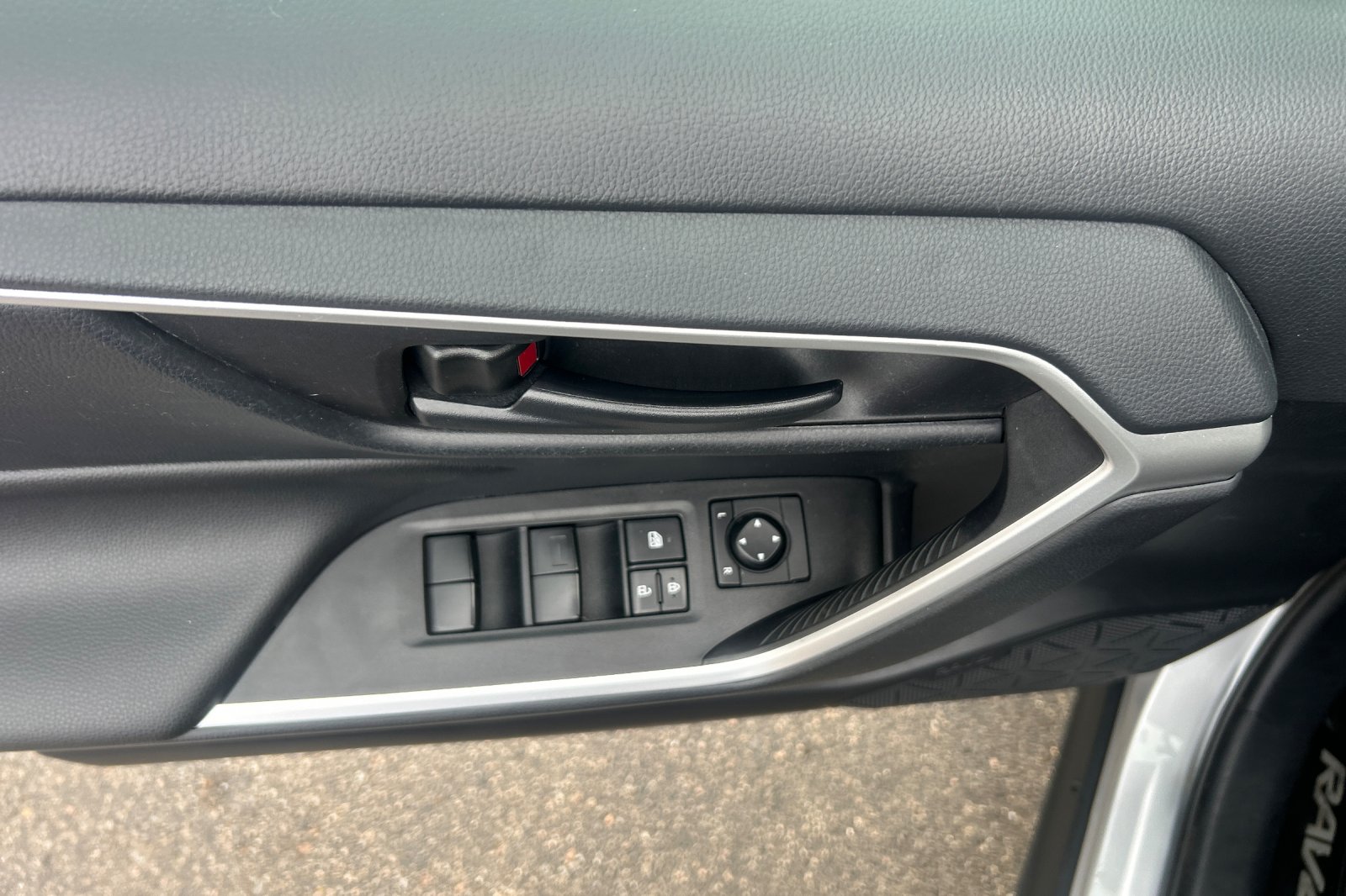 Used 2019 Silver Sky Metallic Toyota LE image 11