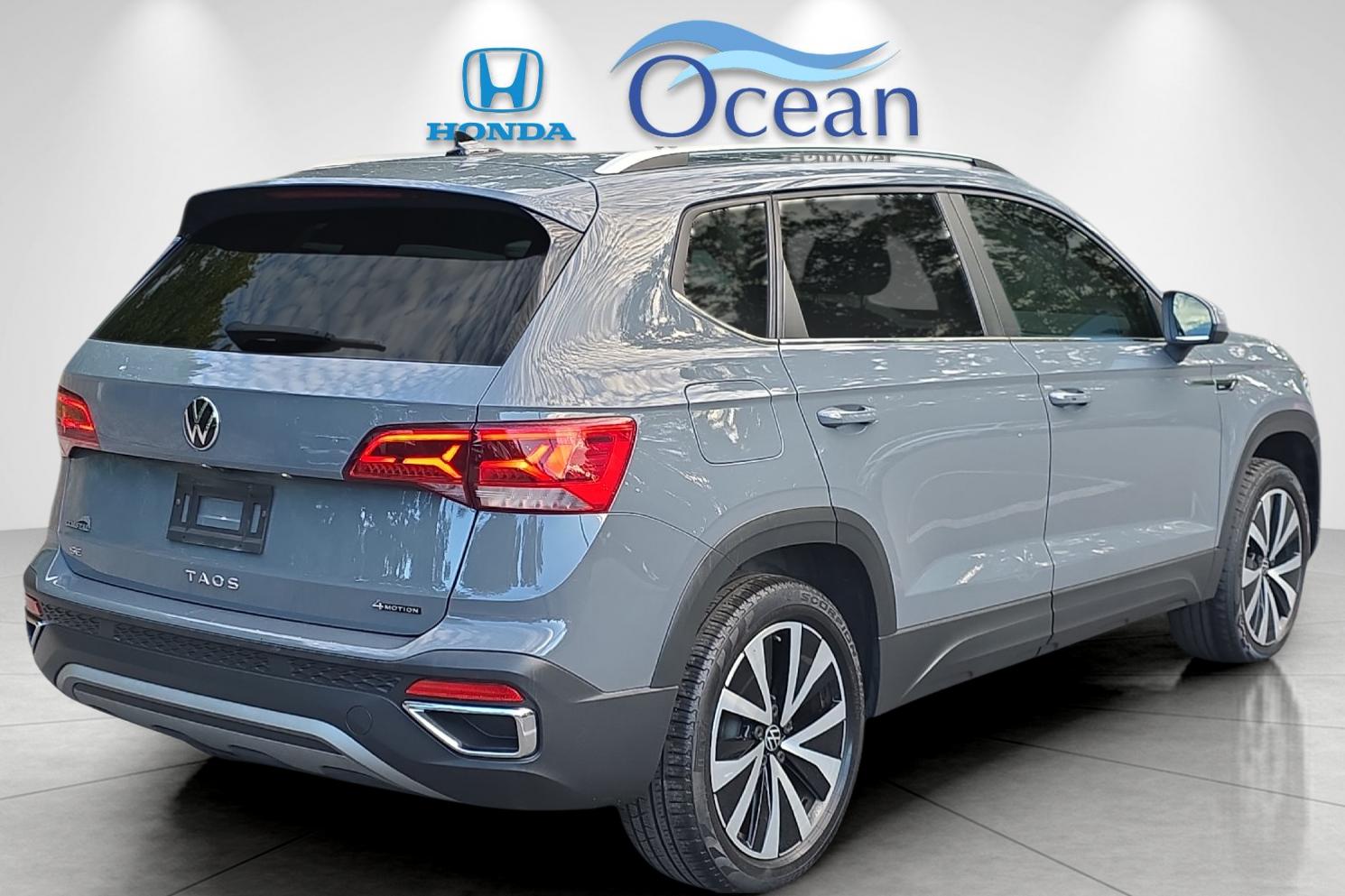 Used 2022 Platinum Gray Metallic Volkswagen 1.5T SE image 3