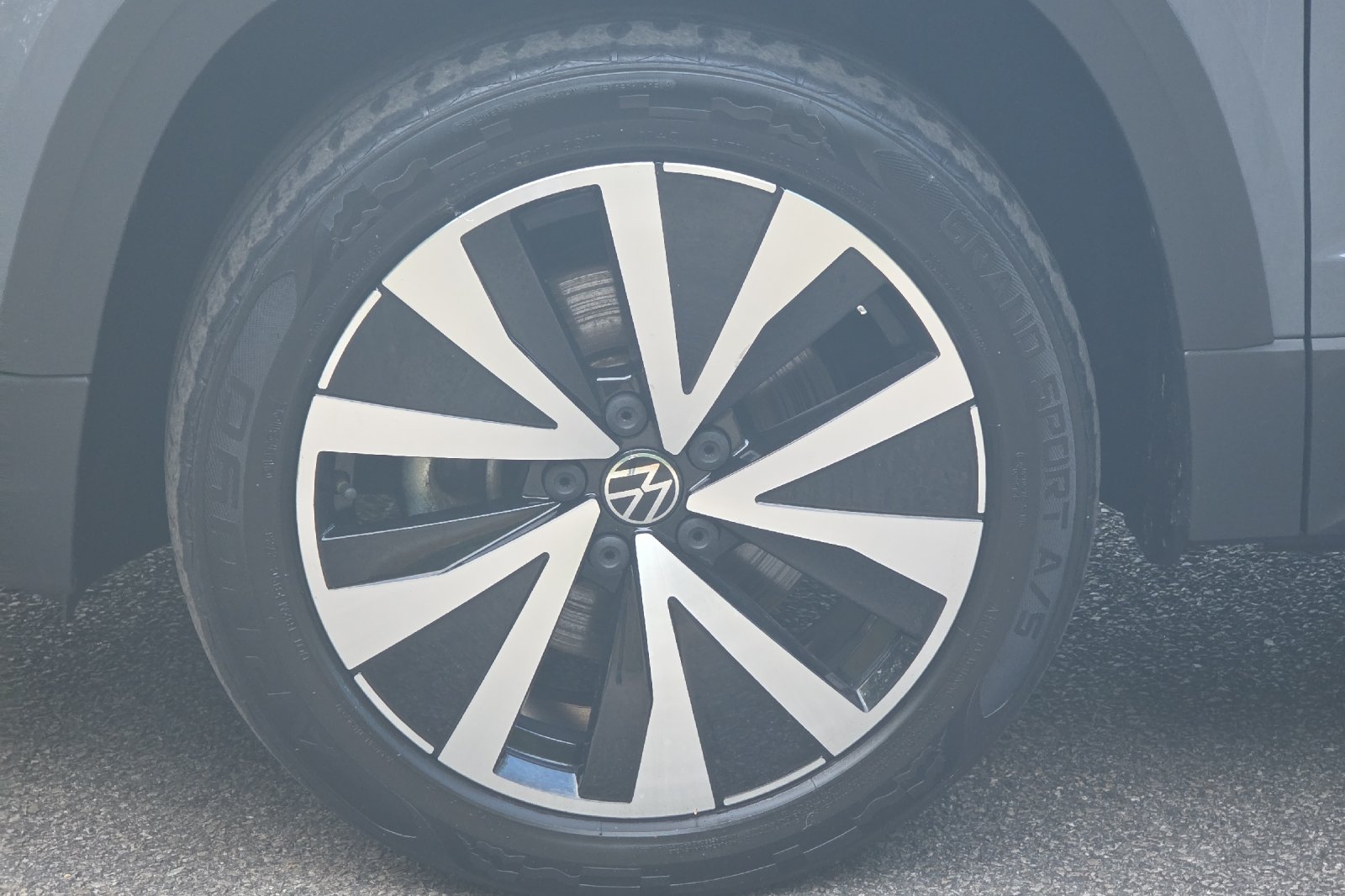 Used 2022 Platinum Gray Metallic Volkswagen 1.5T SE image 24
