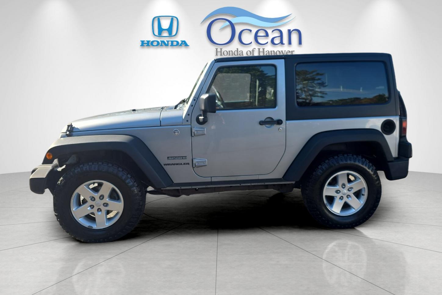 Used 2014 Billet Metallic Clearcoat Jeep Sport image 6