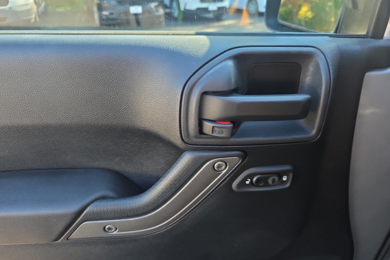 Used 2014 Billet Metallic Clearcoat Jeep Sport image 12