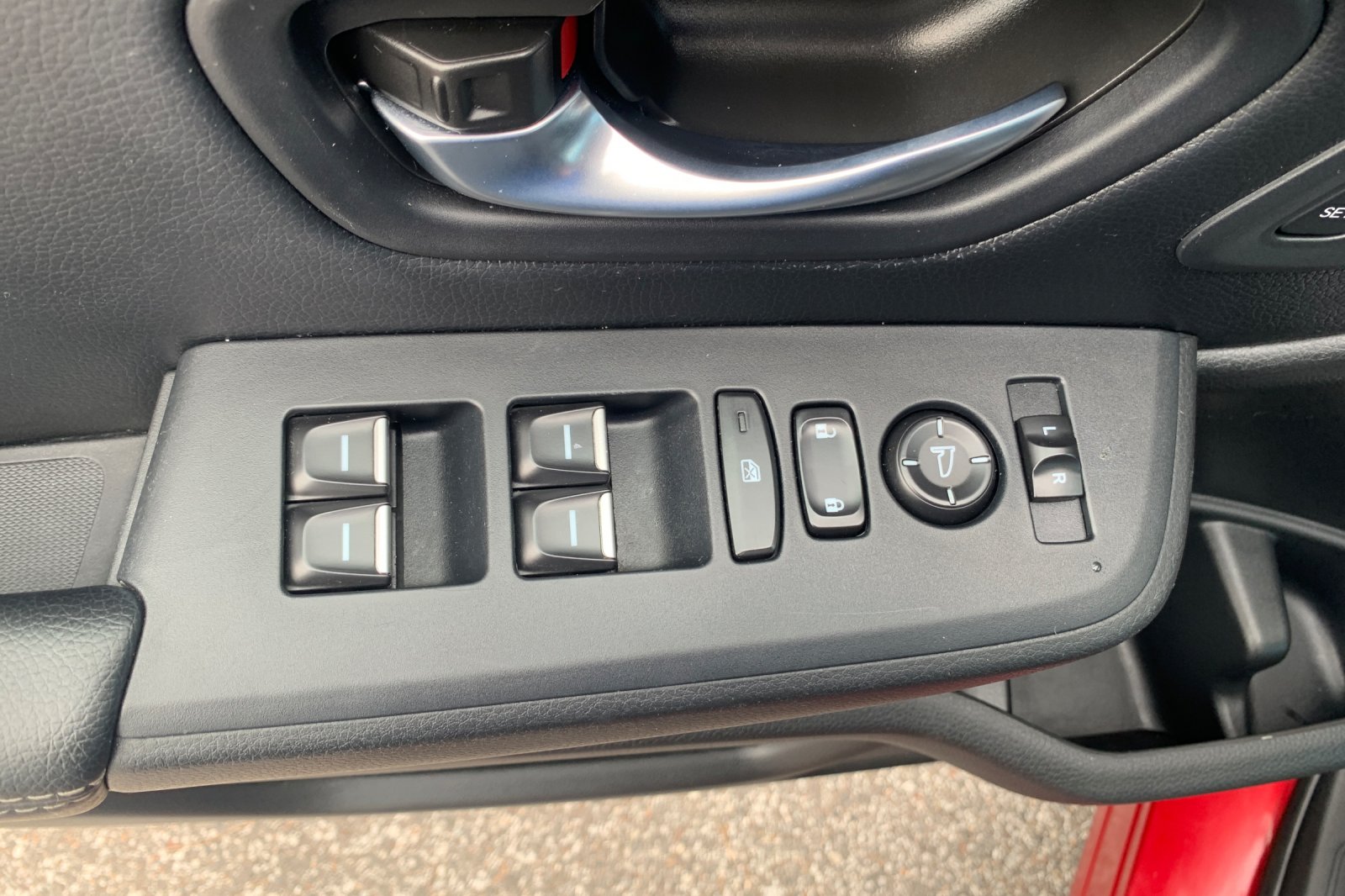 Certified Used 2025 Red Honda Touring image 13