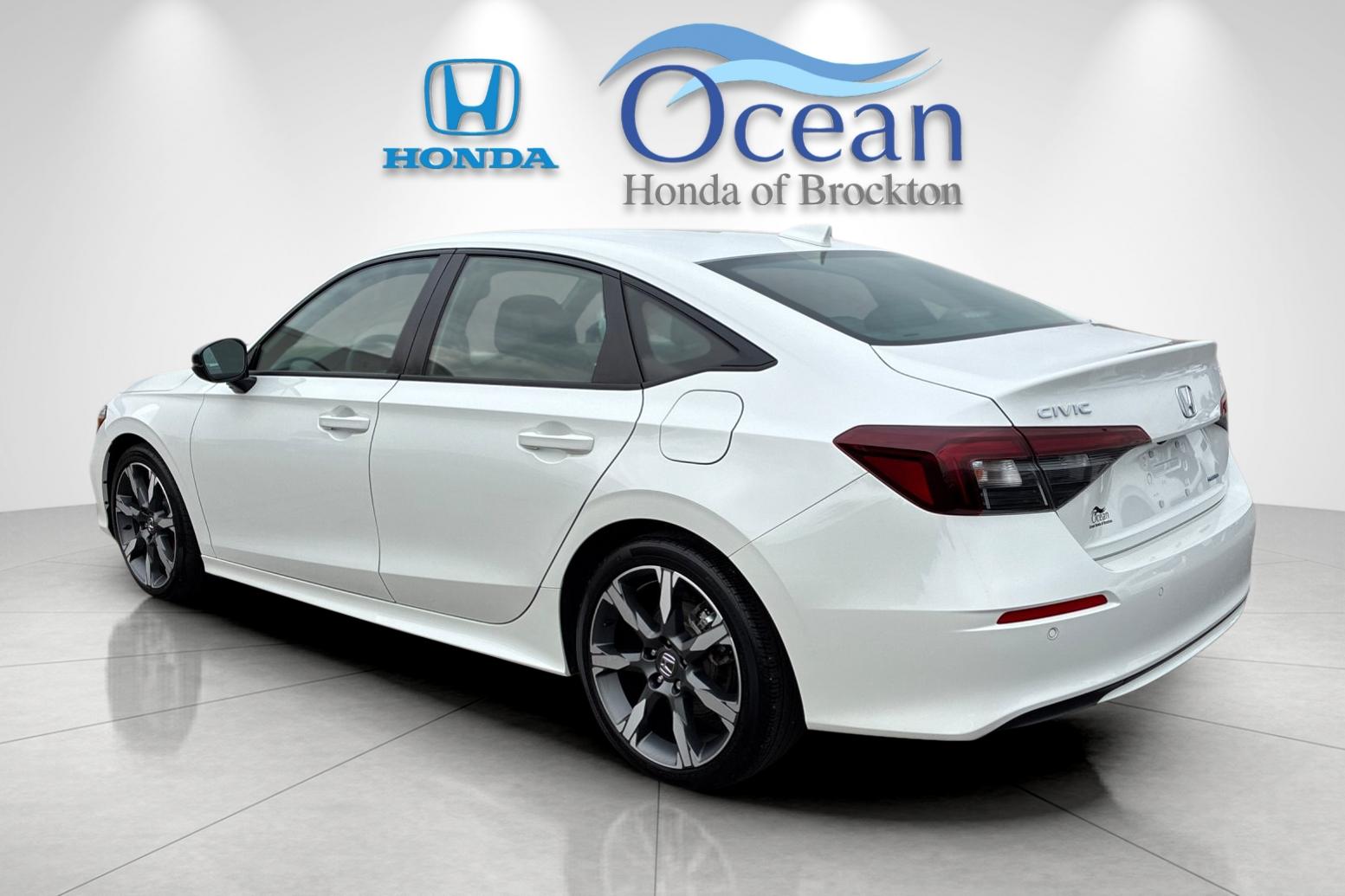 Used 2025 Platinum White Honda Sport Touring image 5