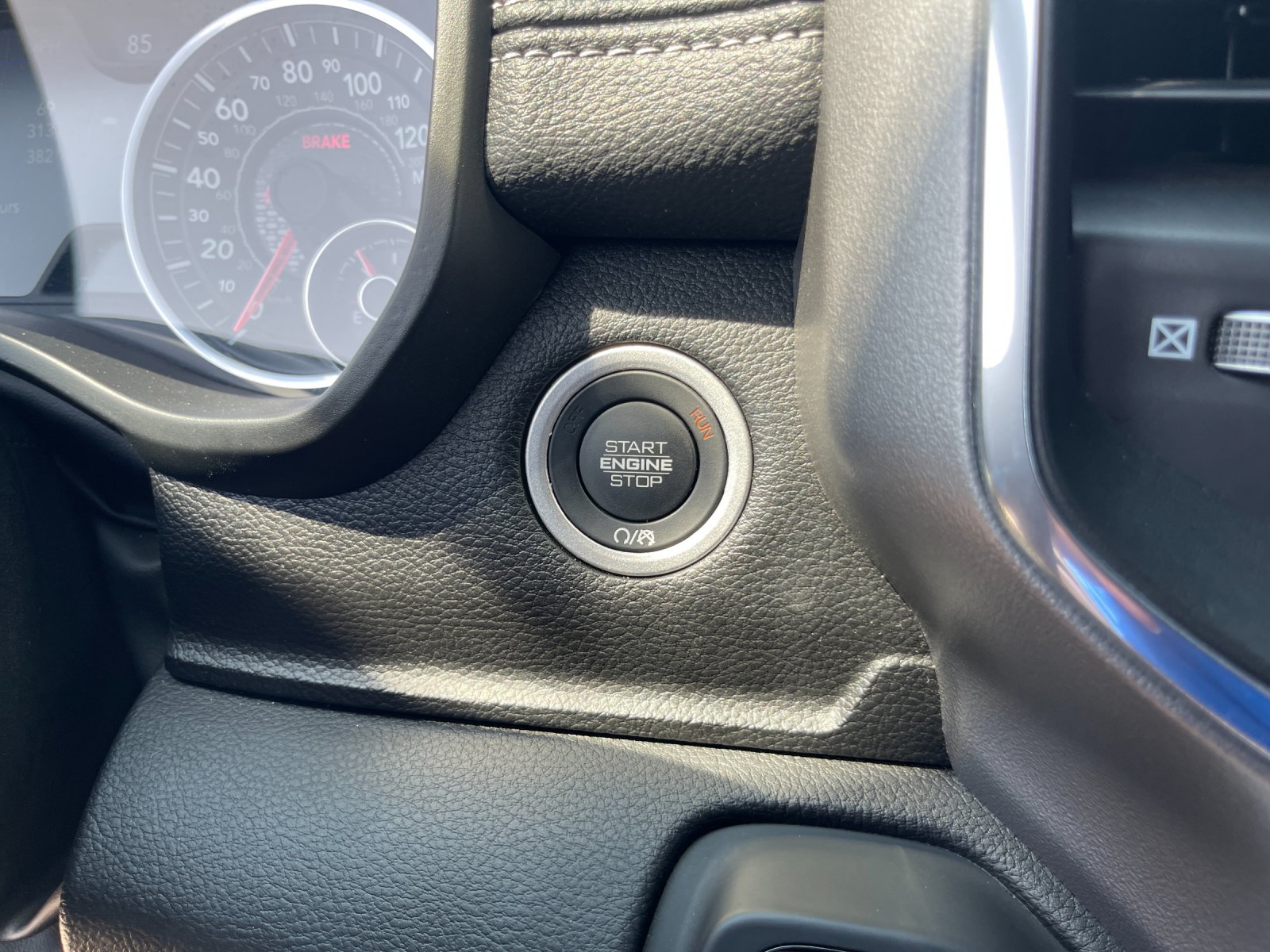 Used 2025 White Ram Laramie image 25