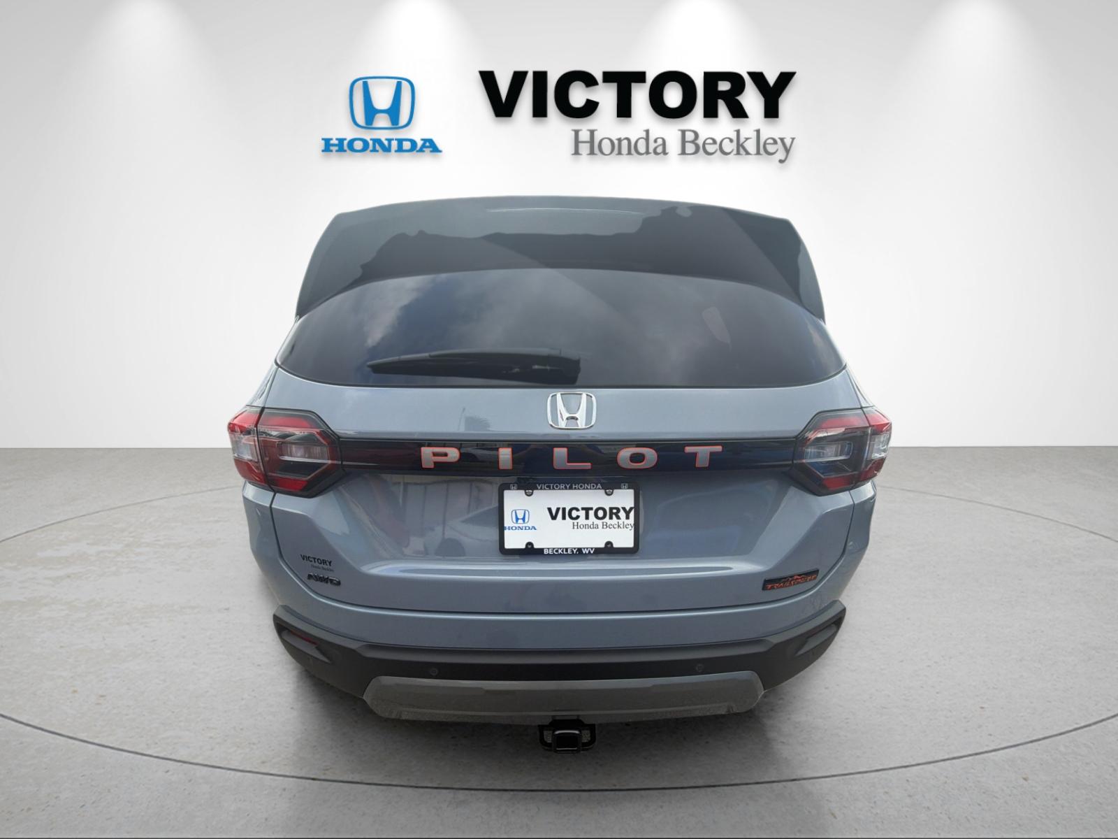 New 2026 Sonic Gray Pearl Honda AWD TrailSport image 4