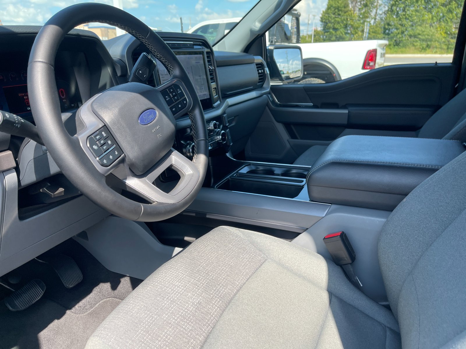 Used 2024 Black Metallic Ford XLT image 11